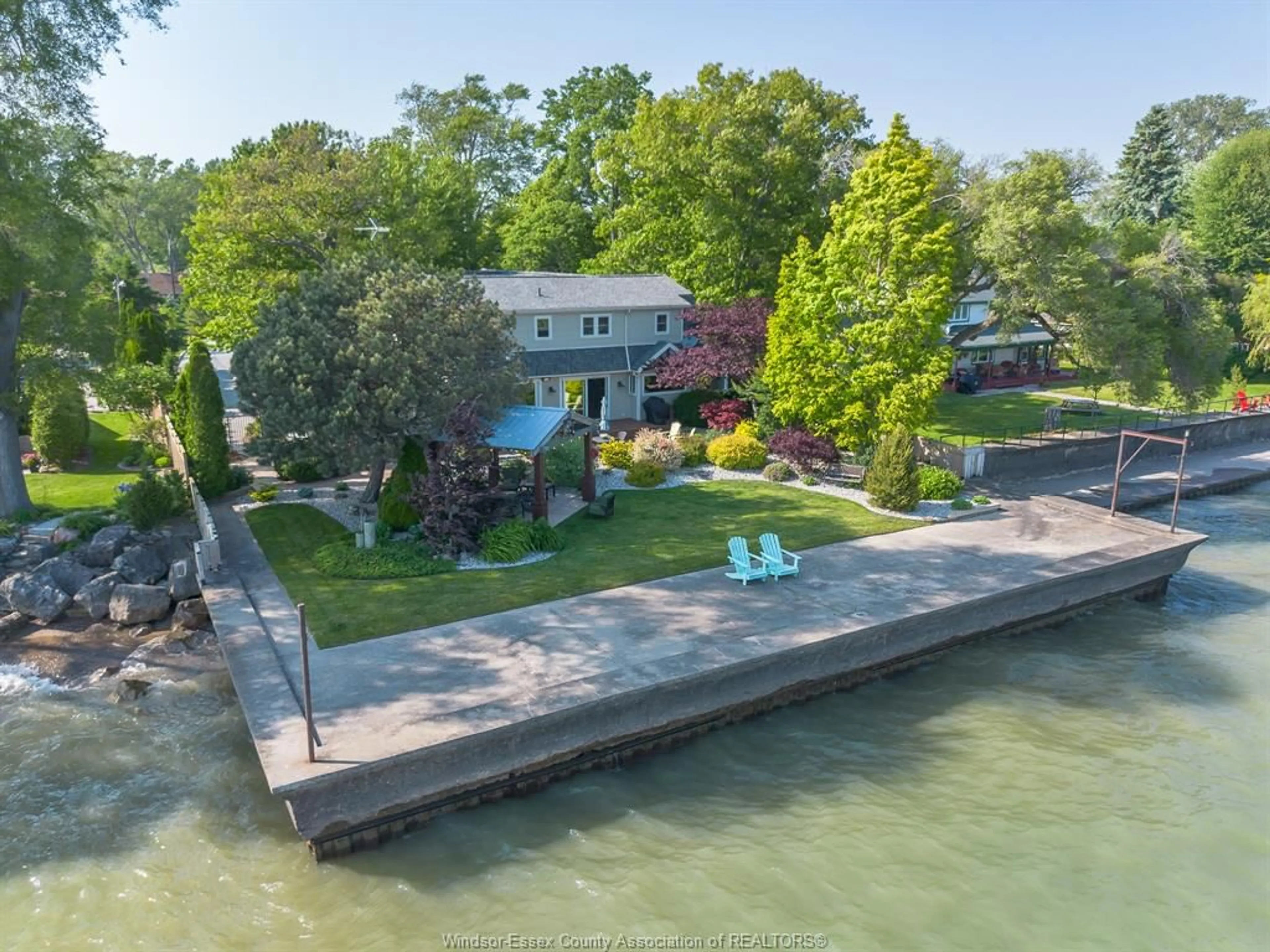 A pic from outside/outdoor area/front of a property/back of a property/a pic from drone, water/lake/river/ocean view for 1171 HERITAGE, Kingsville Ontario N9Y 2E6