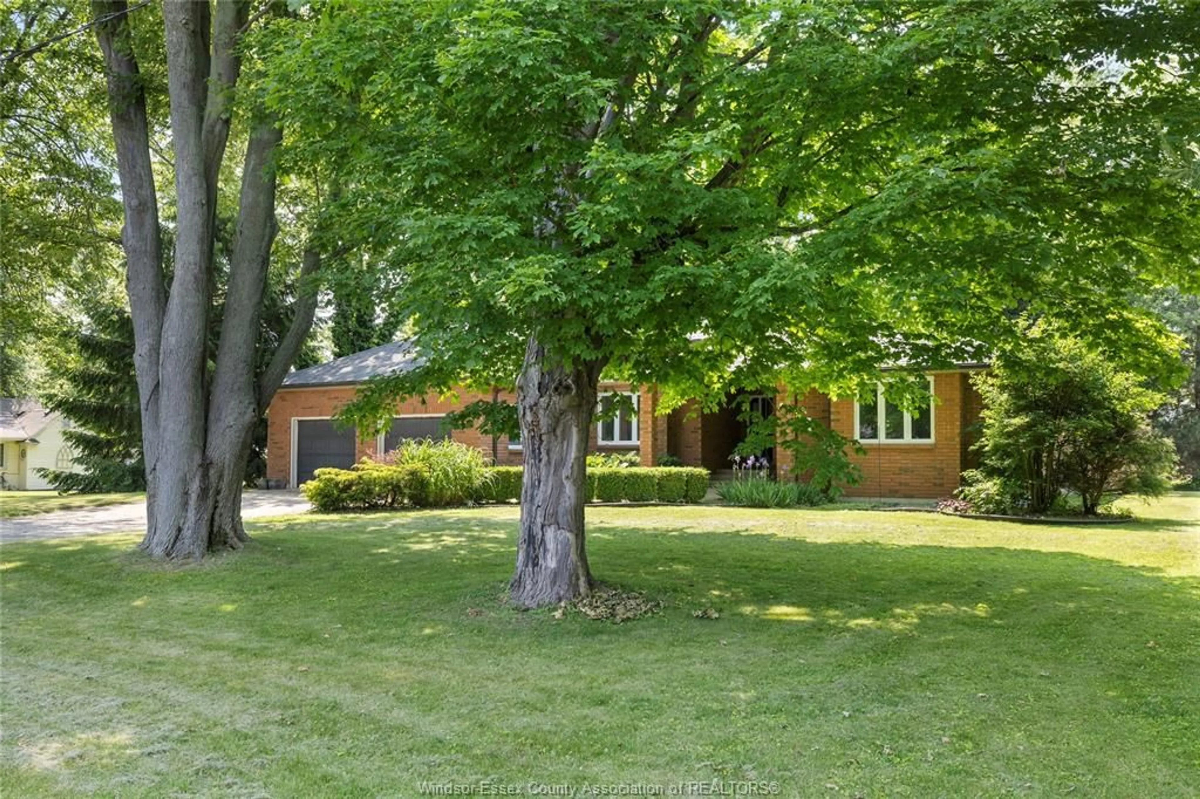 Unknown for 121 PARK St, Essex Ontario N0R 1G0