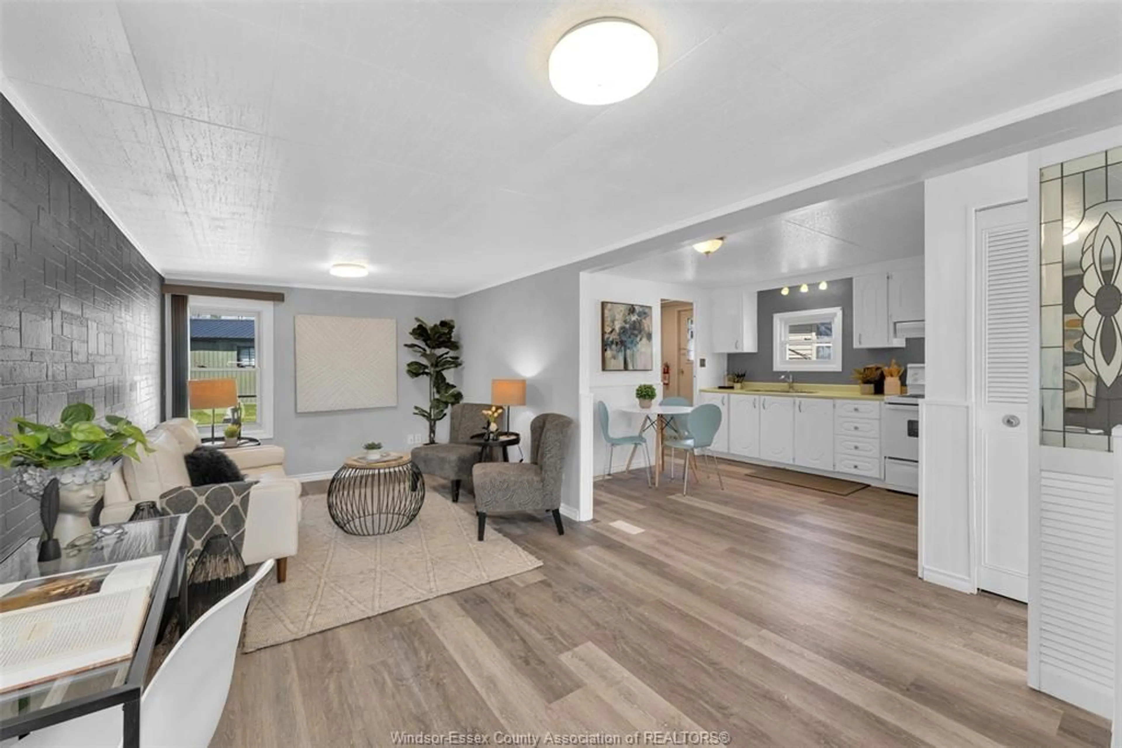 Unknown for 221 David Crt, Essex Ontario N8M 2B2