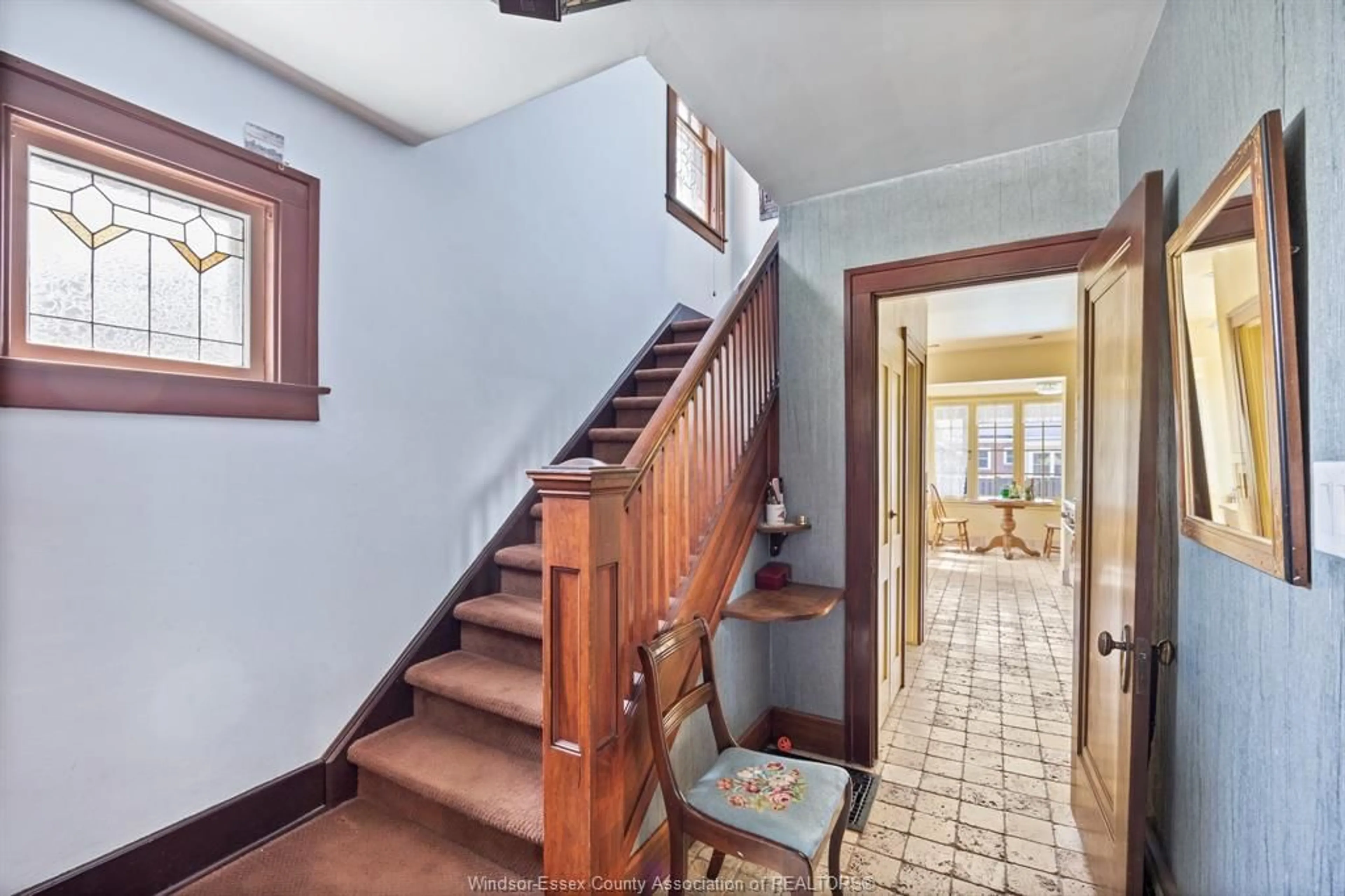 Indoor foyer for 2373 KILDARE Rd, Windsor Ontario N8W 2X6
