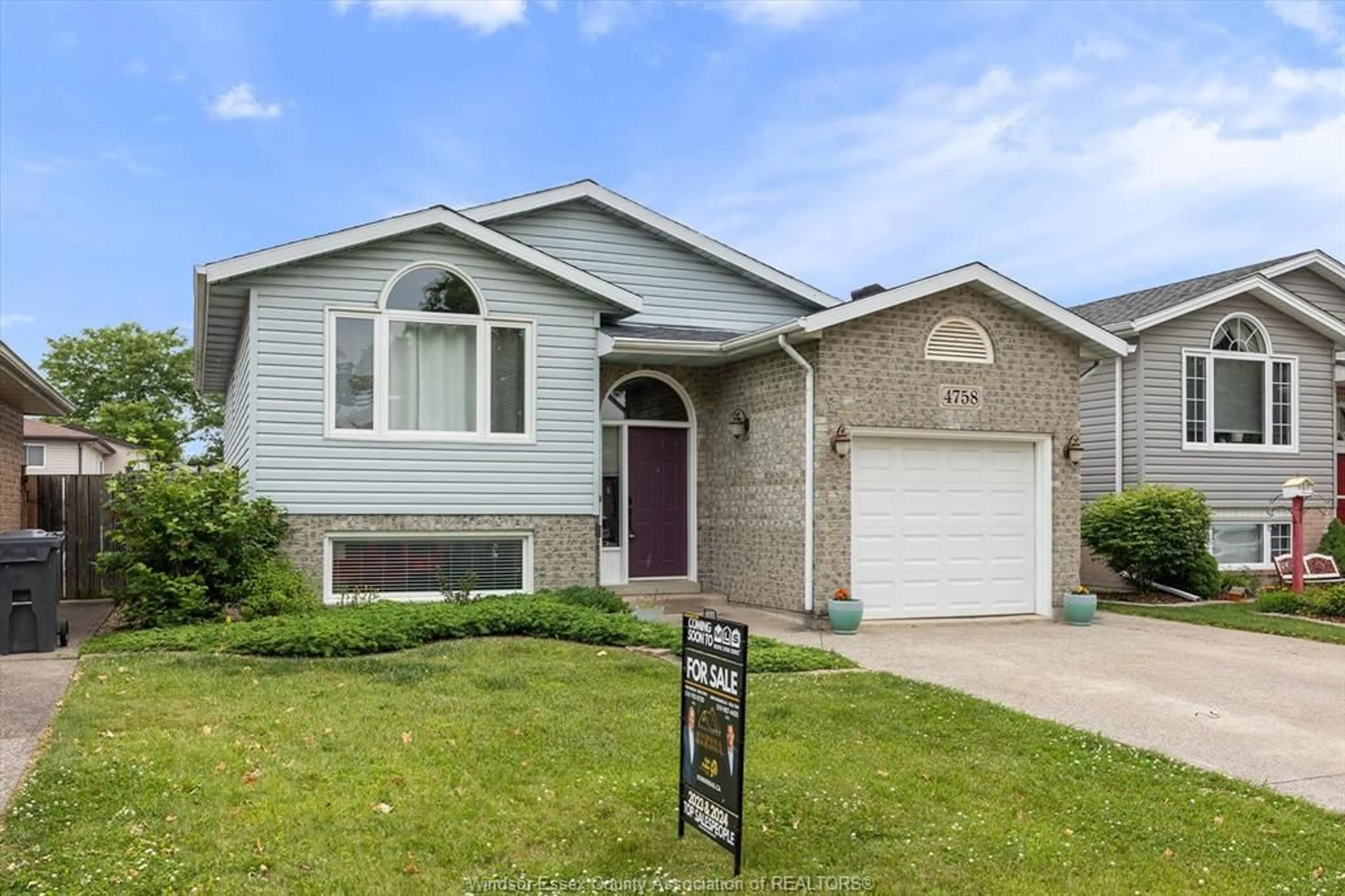 Home with vinyl exterior material, street for 4758 THERESA Trail, Windsor Ontario N8T 3M8