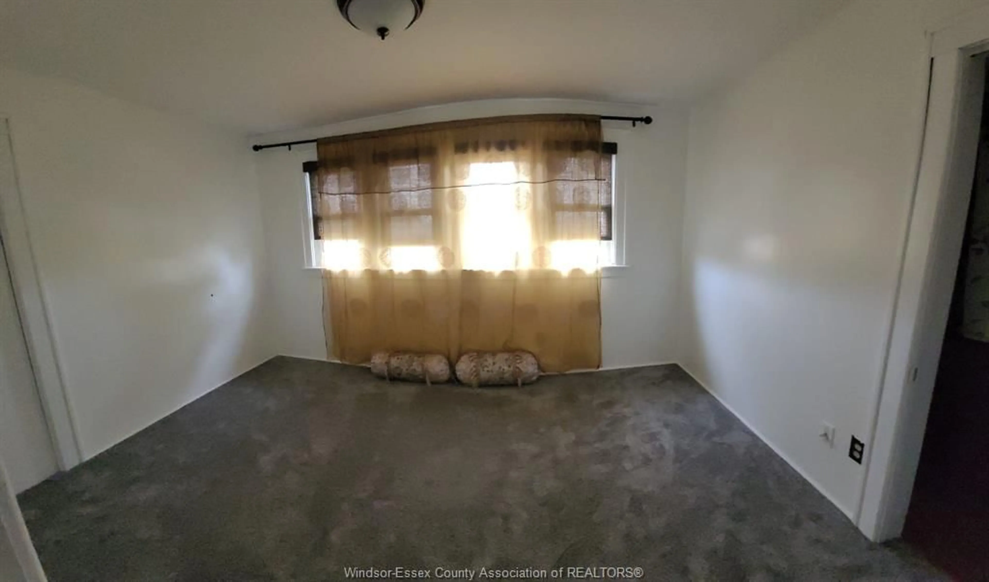 A pic of a room for 1116 PARENT, Windsor Ontario N9A 2E5