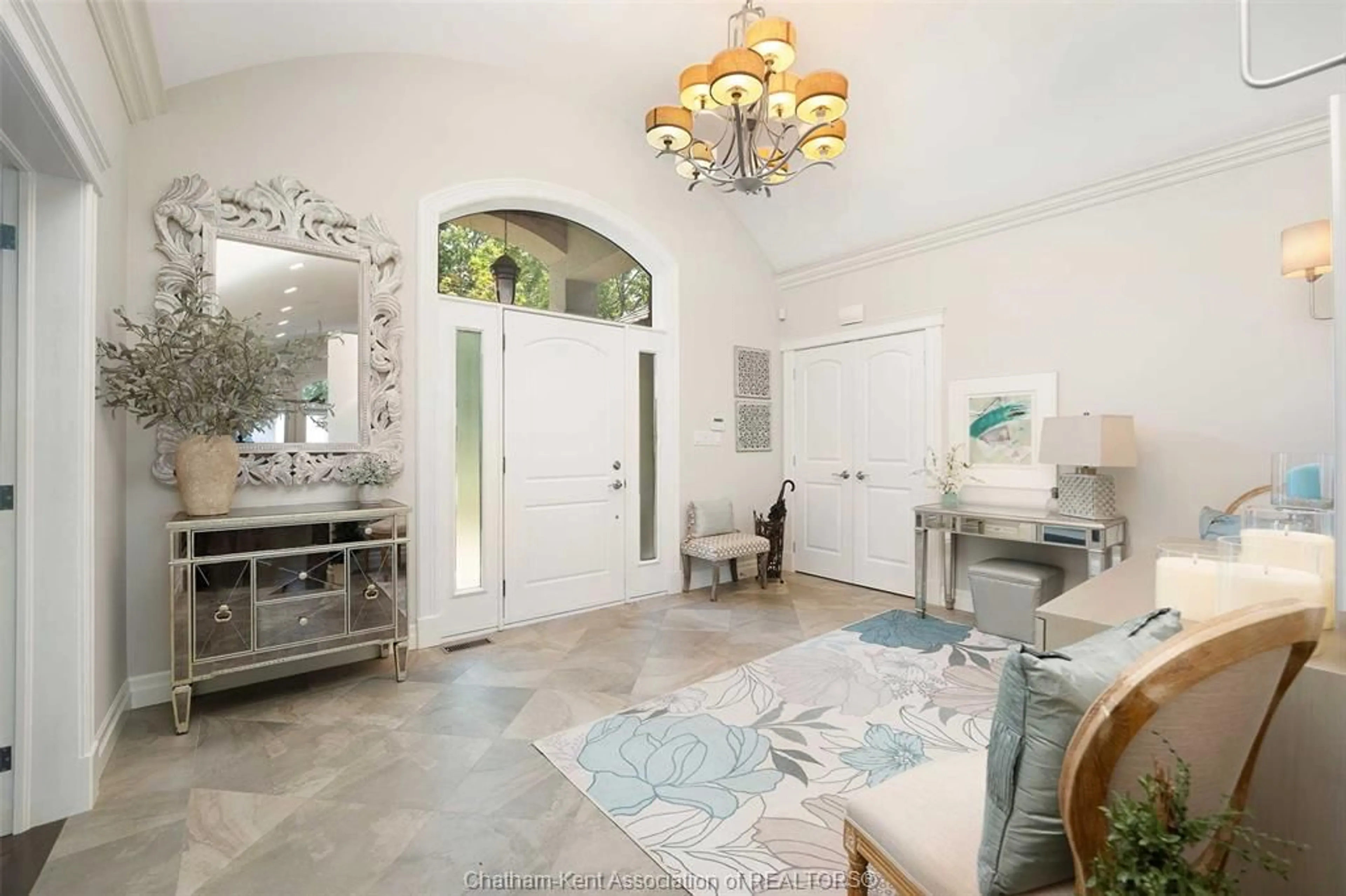 Indoor entryway for 335 ISLAND Cres, Lighthouse Cove Ontario N0P 2L0