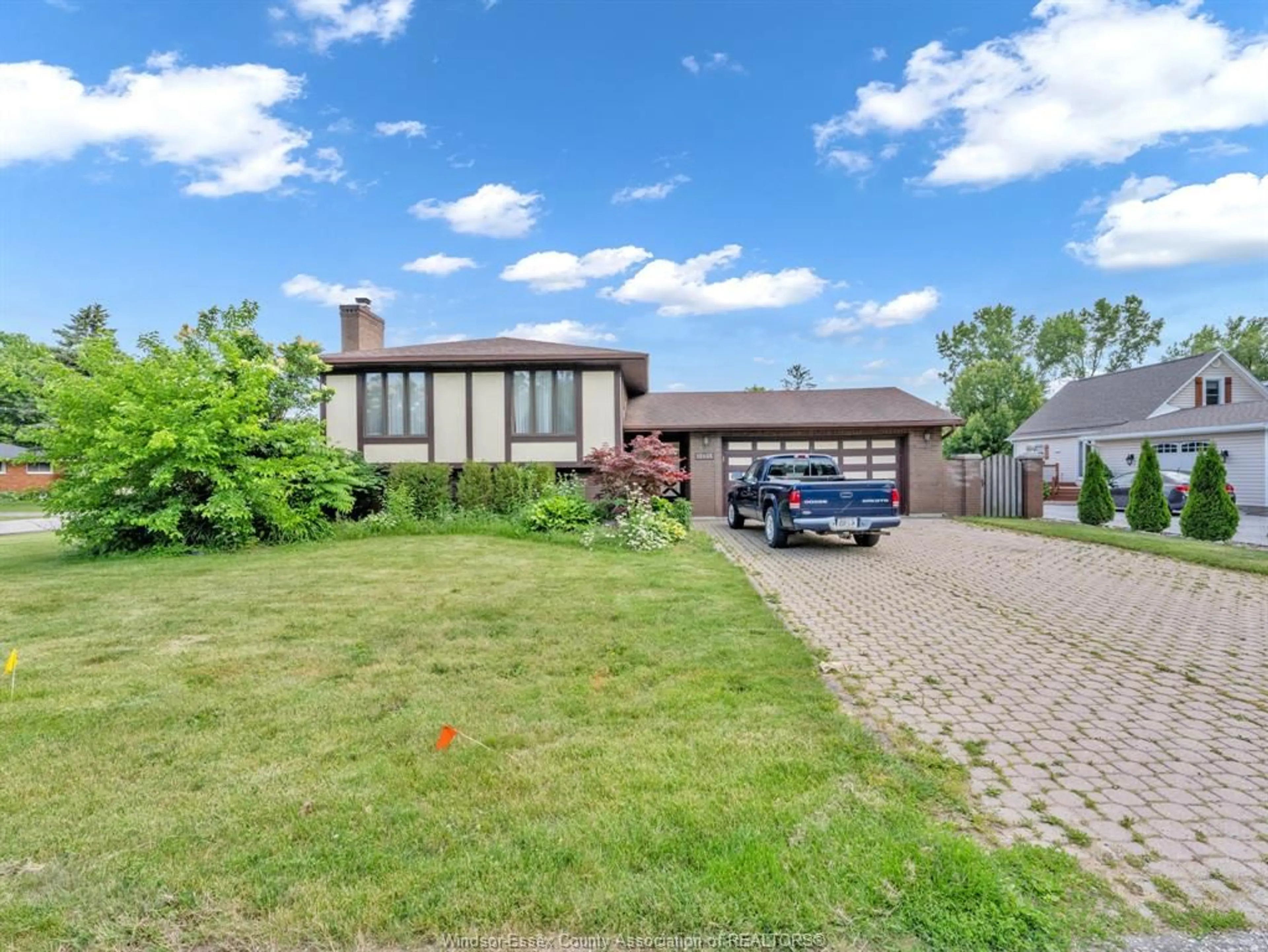 A pic from outside/outdoor area/front of a property/back of a property/a pic from drone, street for 12135 INTERSECTION Rd, Tecumseh Ontario N8N 1R4
