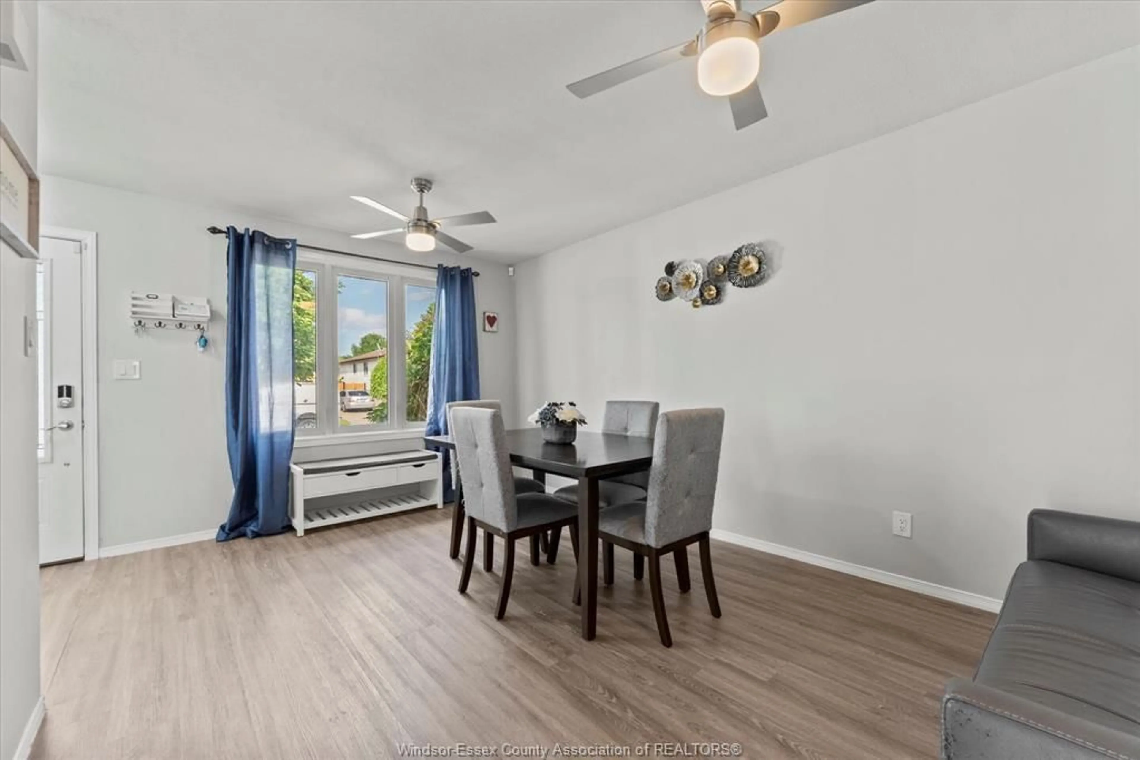 Dining room, wood/laminate floor for 2659 GEM, Windsor Ontario N8W 5N8