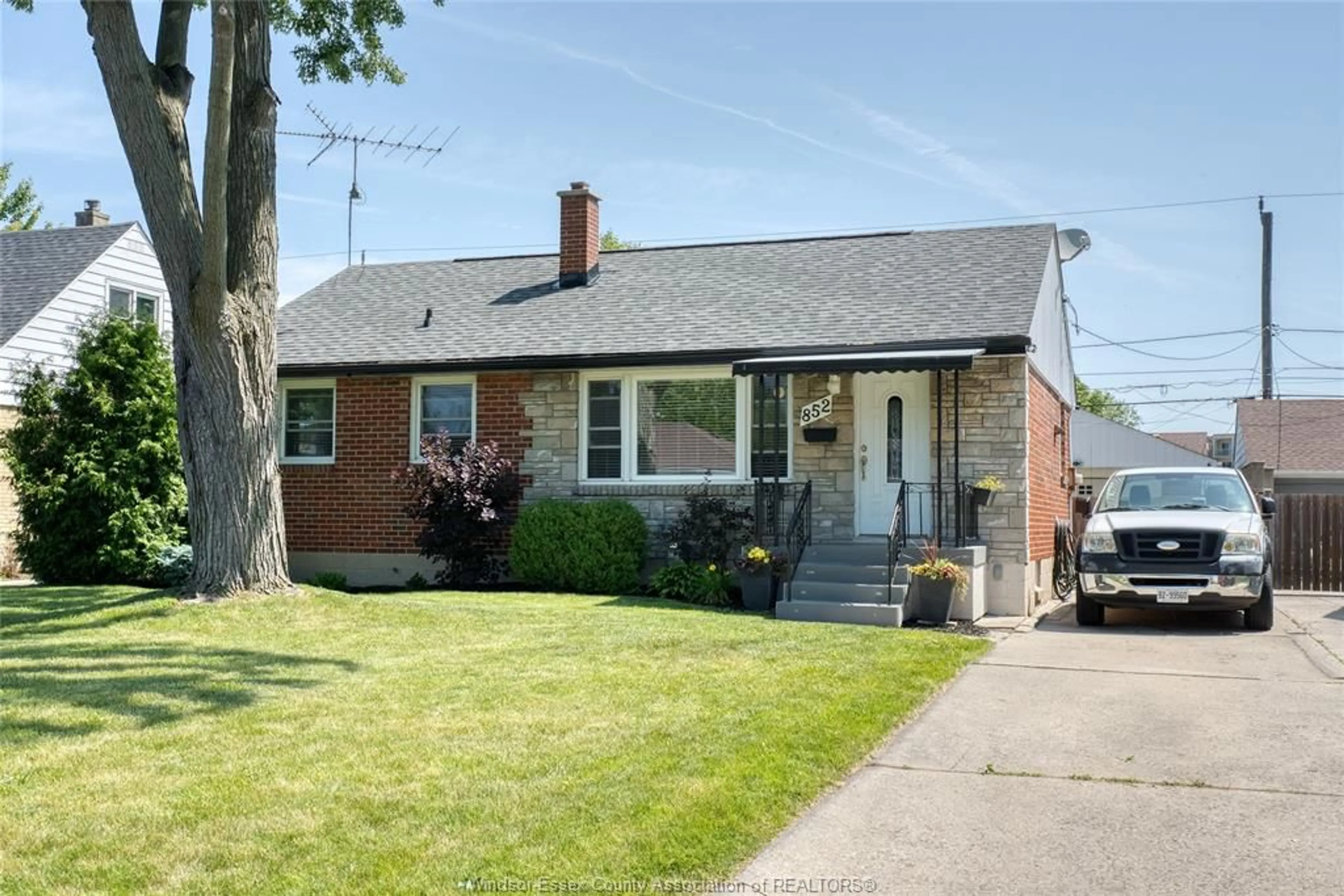 Home with brick exterior material, street for 852 LAPORTE Ave, Windsor Ontario N8S 3R4