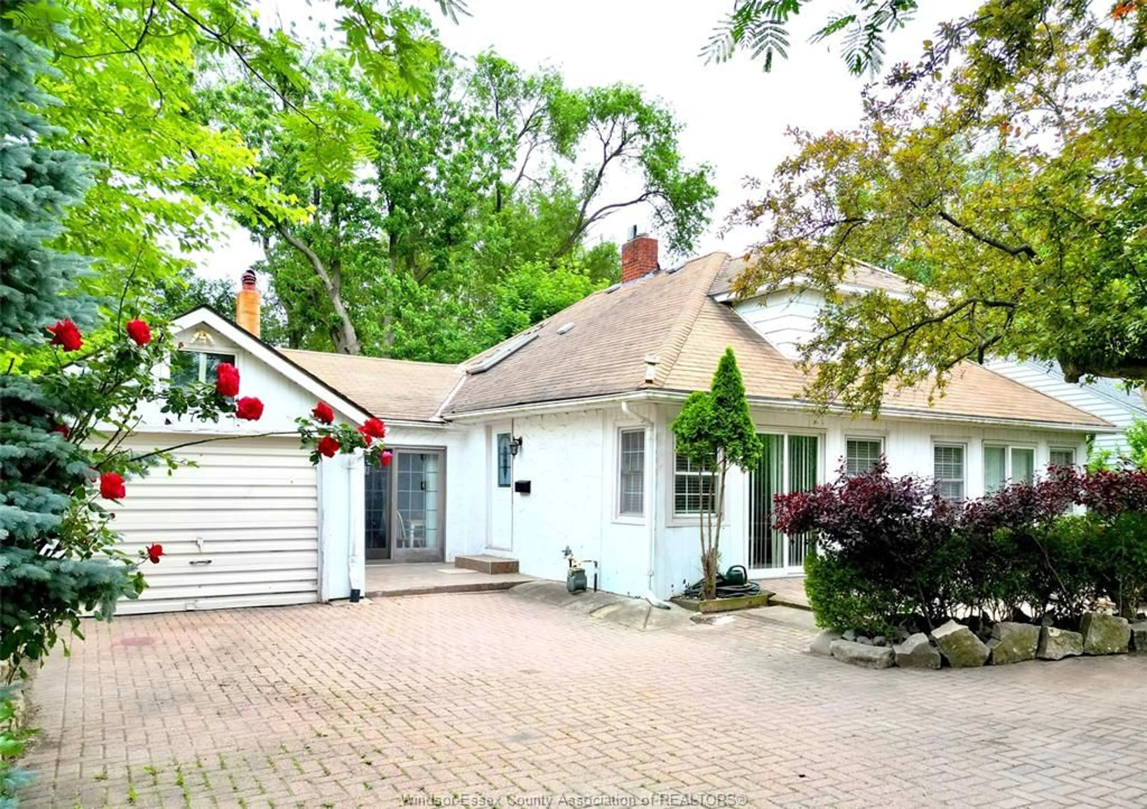 Unknown for 7785 RIVERSIDE Dr, Windsor Ontario N8S 1E1