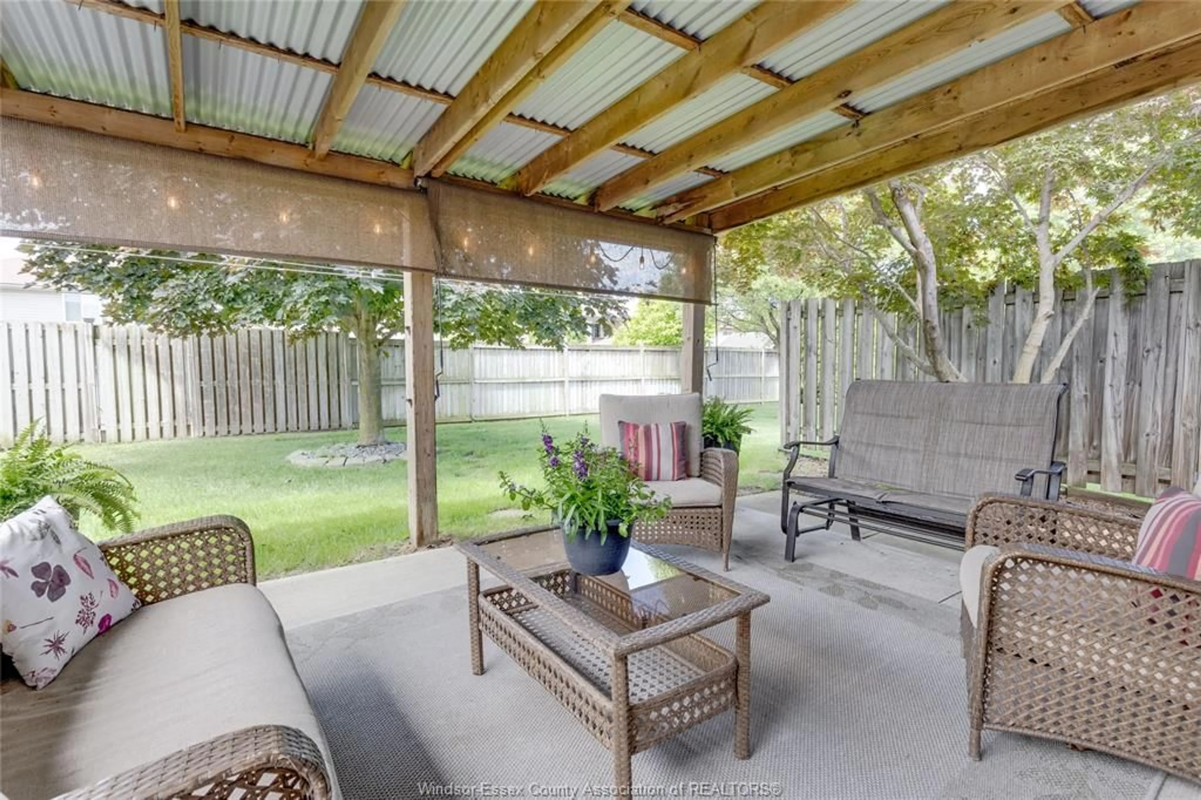 Patio, street for 2129 CLOVER Ave, Windsor Ontario N8P 1W5