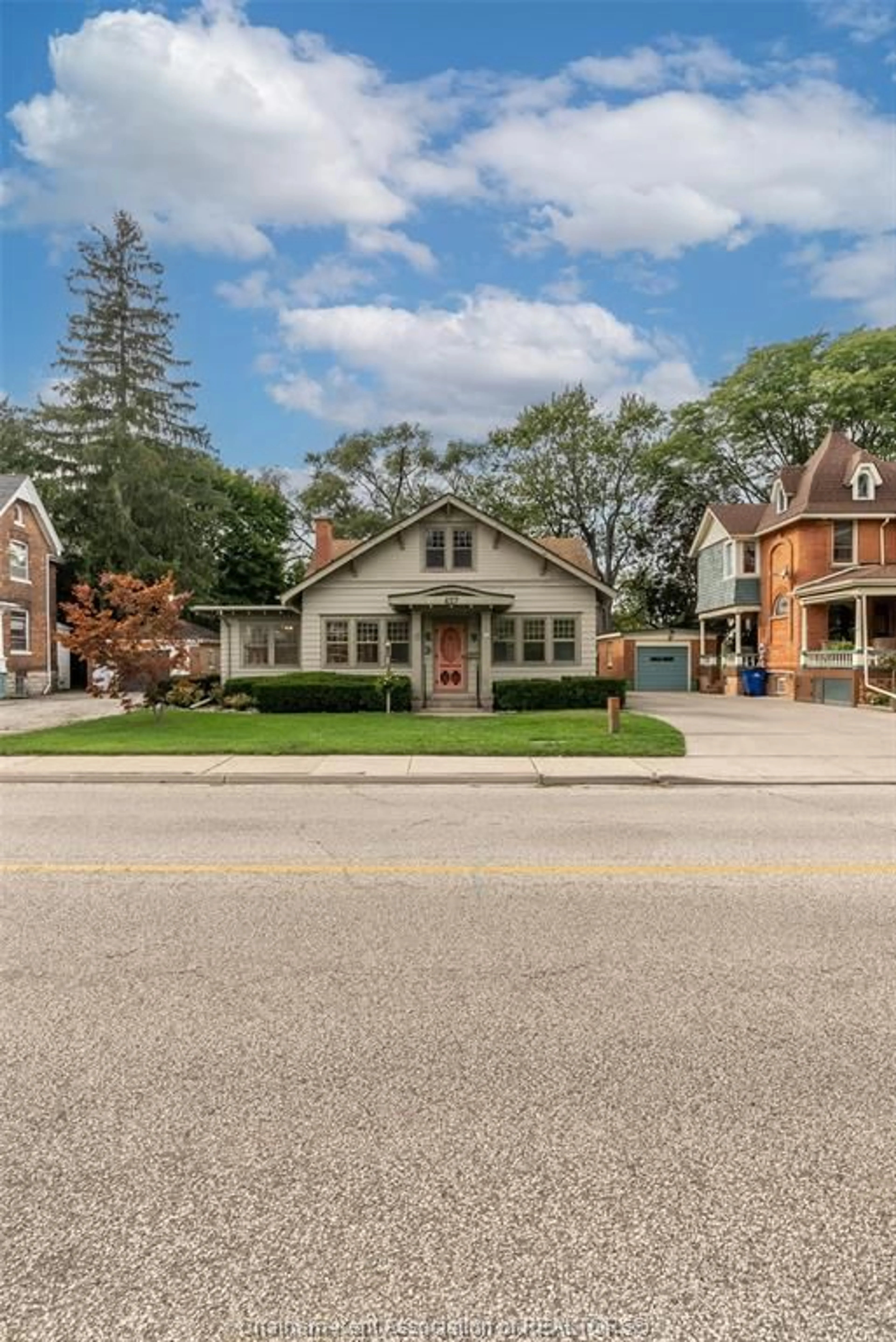 Home with brick exterior material, street for 427 King St, Chatham Ontario N7M 1G3