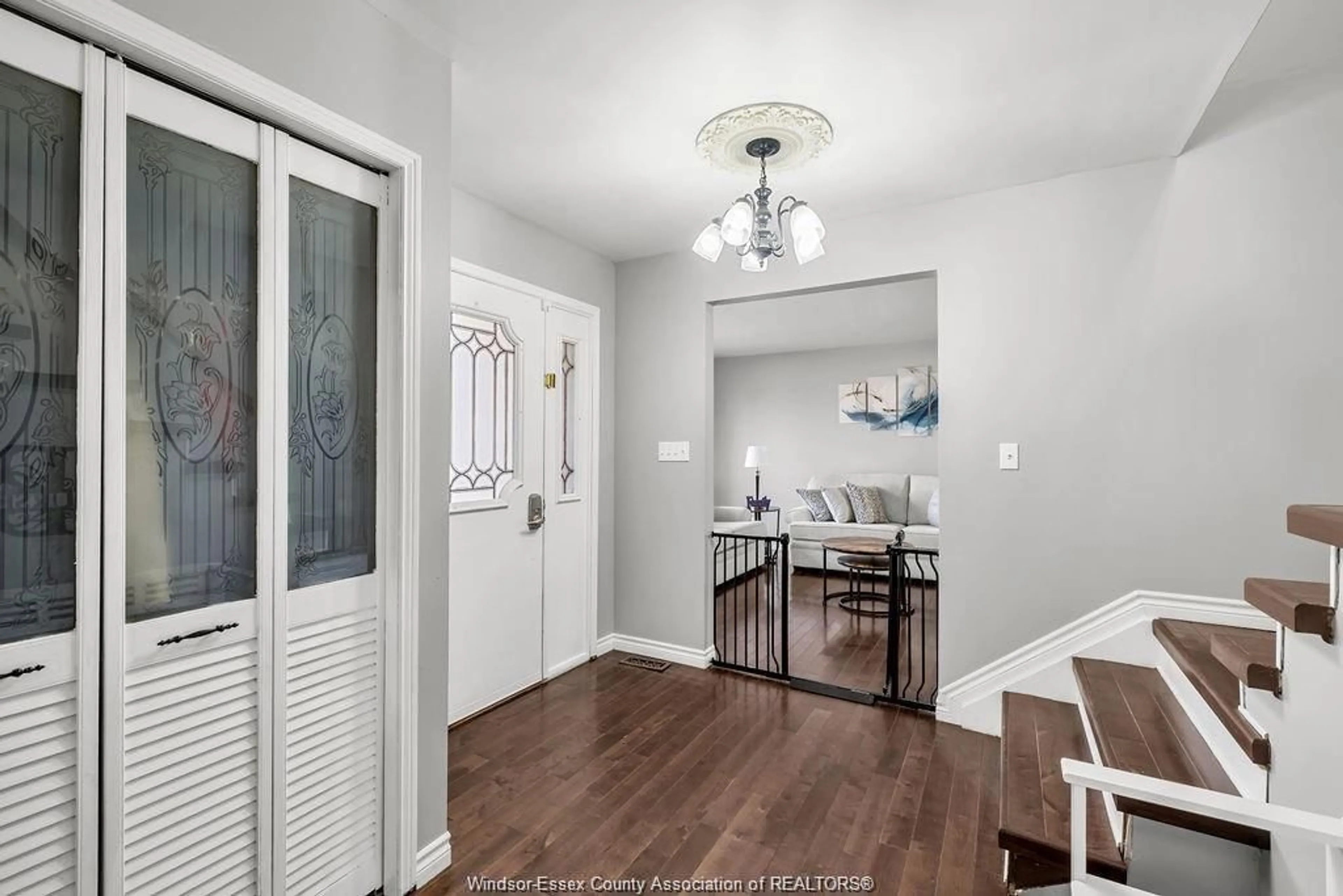 Indoor entryway for 2993 FRONT Rd, LaSalle Ontario N9J 2P1