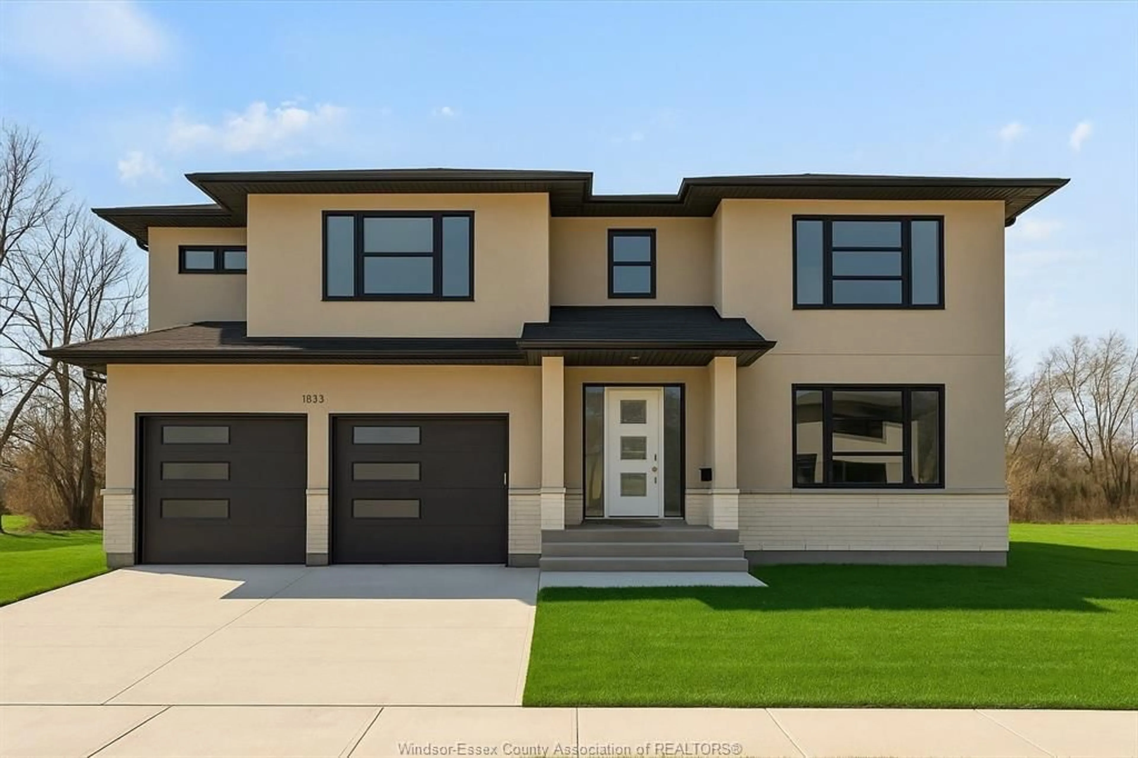 Home with vinyl exterior material, street for 2556 MAYFAIR South Ave, LaSalle Ontario N9J 3P1
