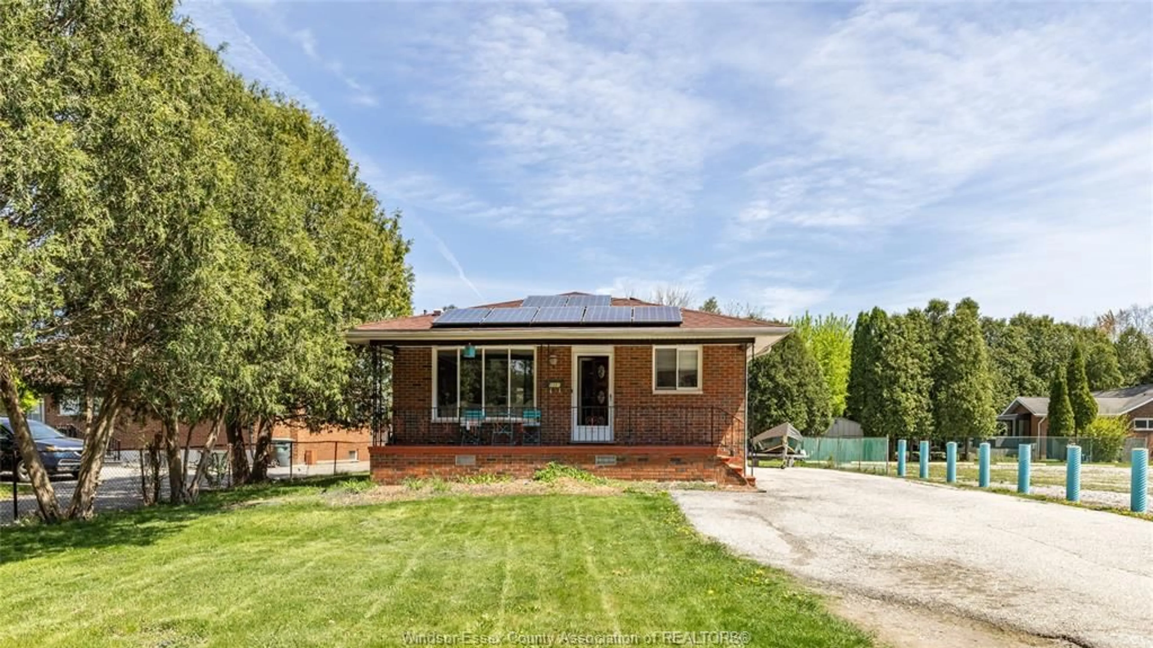 Home with brick exterior material, street for 5097 MALDEN Rd, Windsor Ontario N9E 3V1