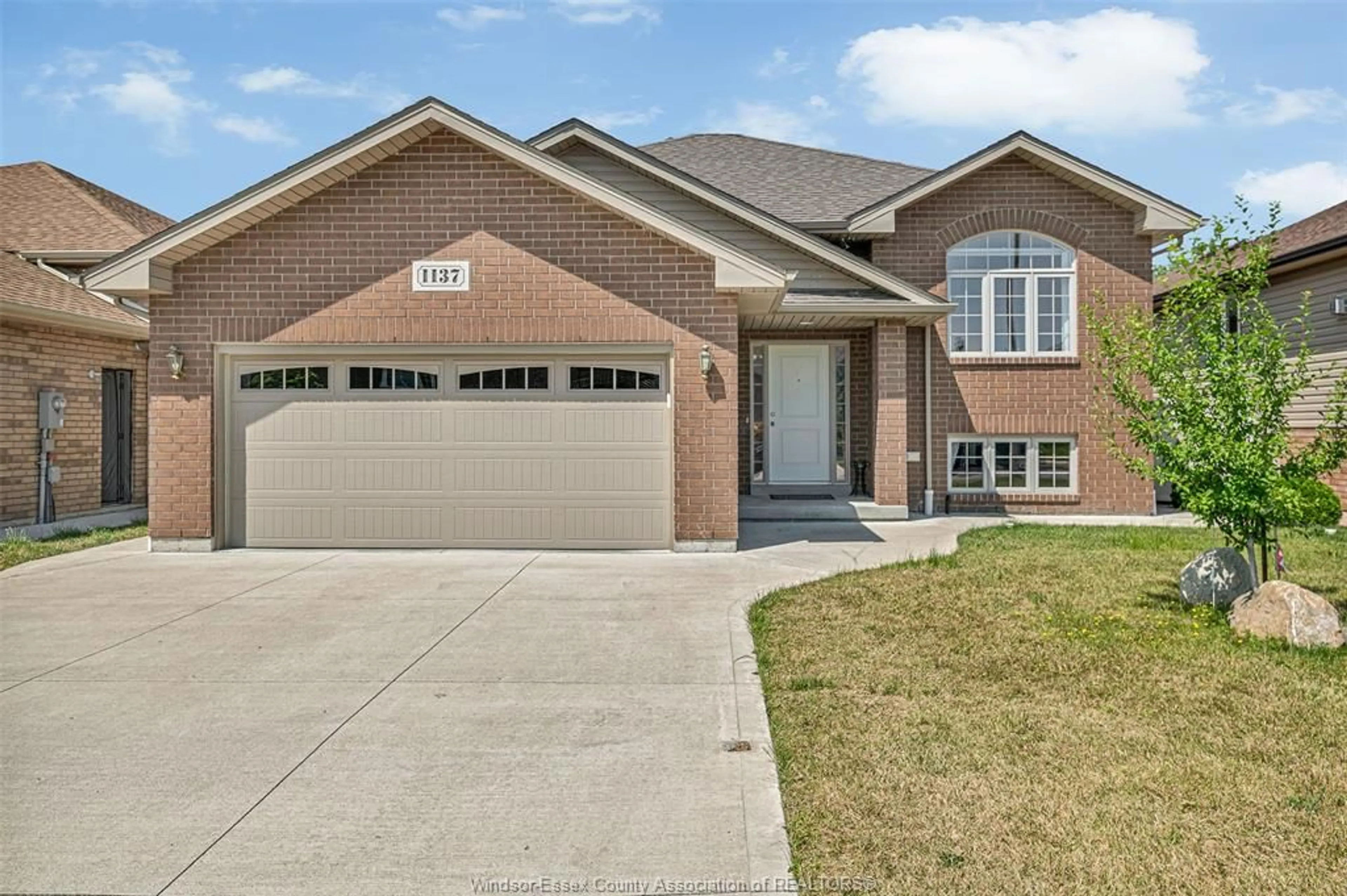 Home with brick exterior material, street for 1137 LUBLIN Ave, Windsor Ontario N8P 1X2