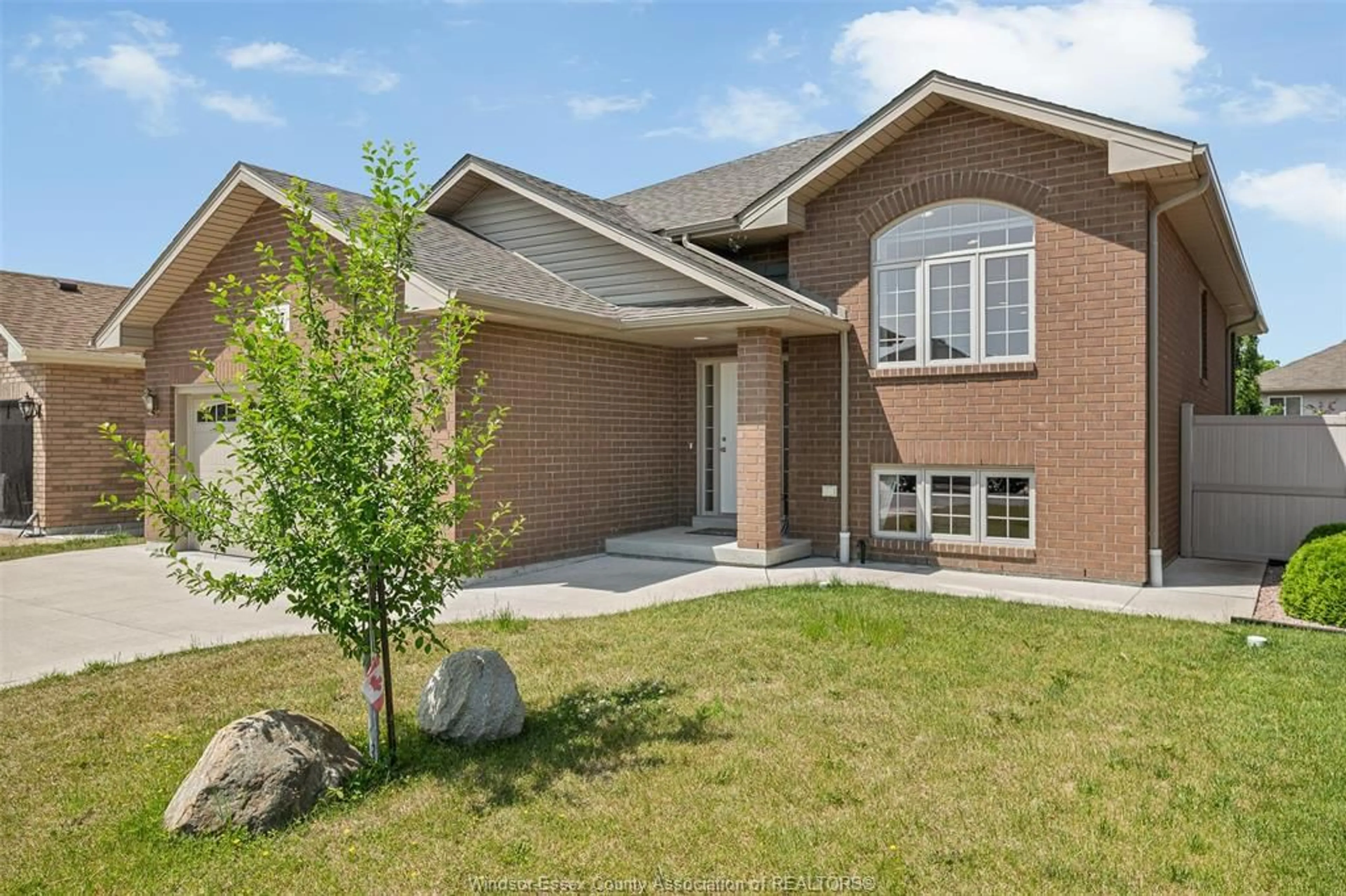 Home with brick exterior material, street for 1137 LUBLIN Ave, Windsor Ontario N8P 1X2
