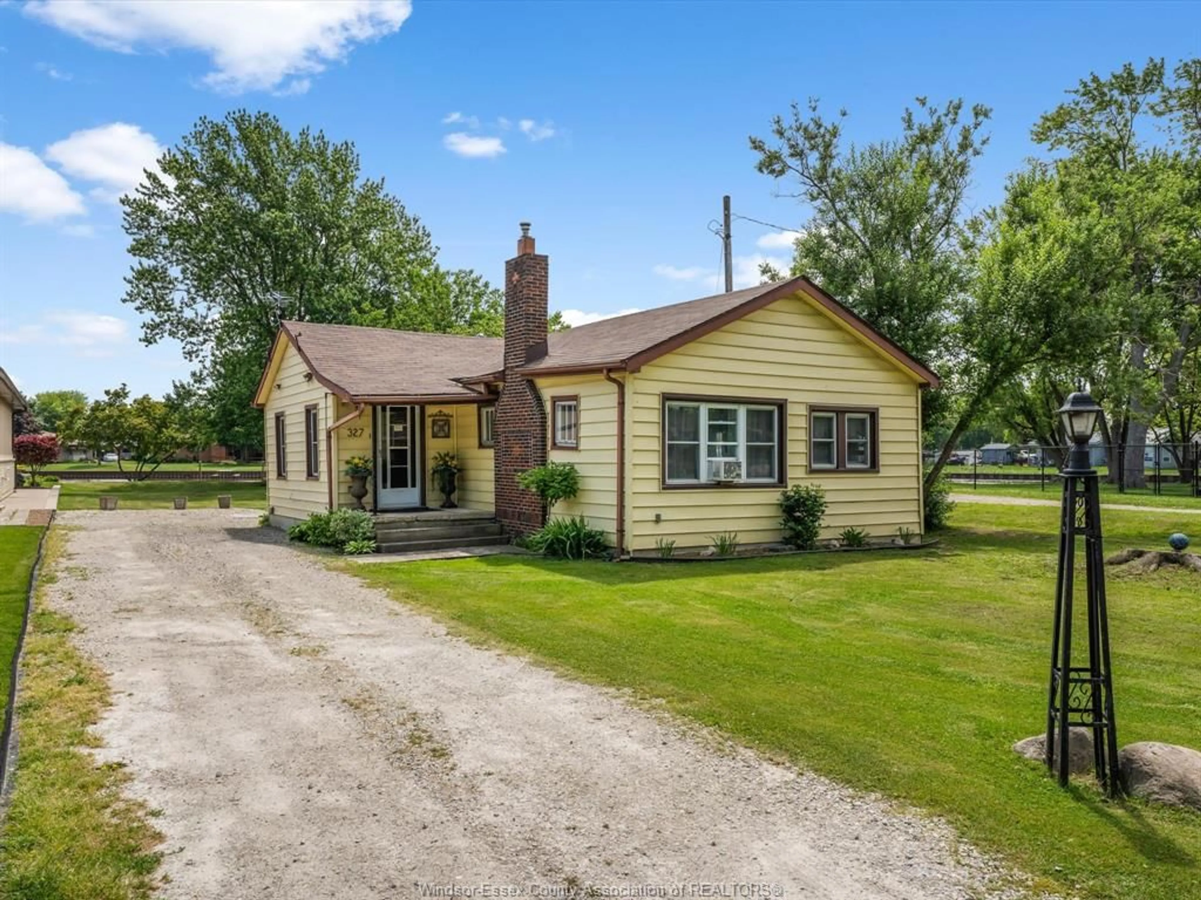 Unknown for 327 W. BELLE RIVER Rd, Lakeshore Ontario N8L 1E4