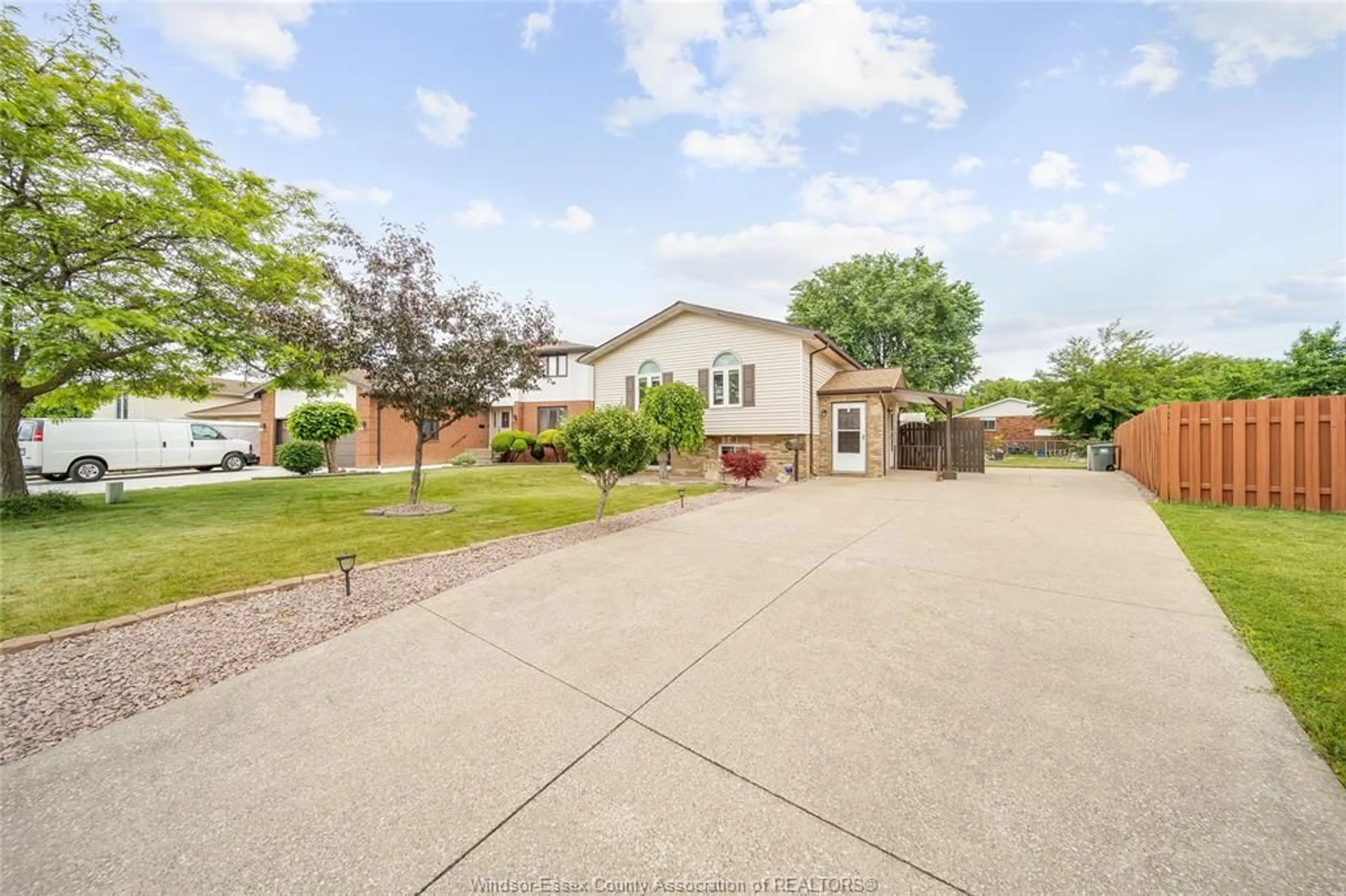 A pic from outside/outdoor area/front of a property/back of a property/a pic from drone, street for 1130 STANLEY St, Windsor Ontario N8X 5A1