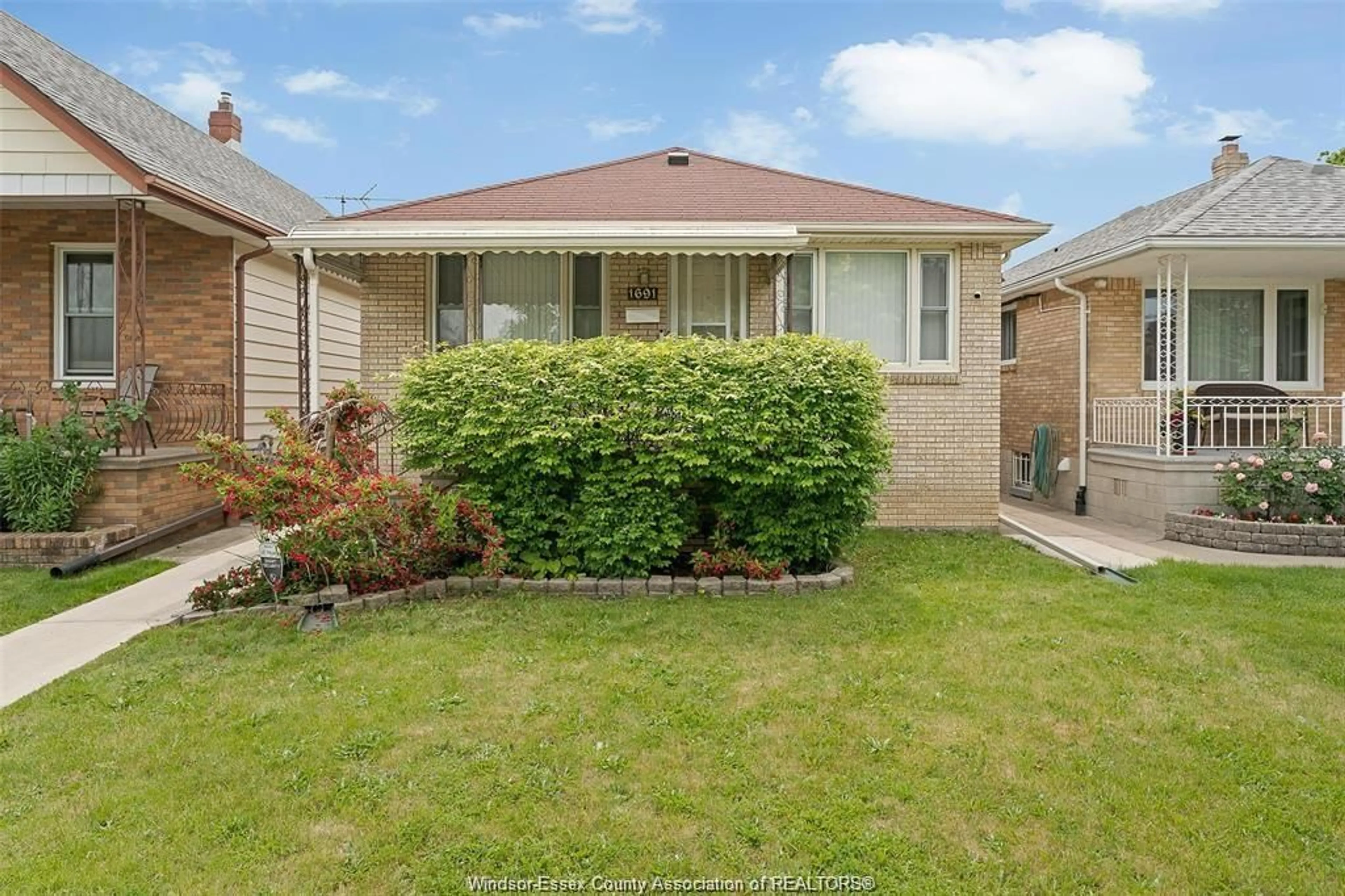 Unknown for 1691 LANGLOIS, Windsor Ontario N8X 4M4