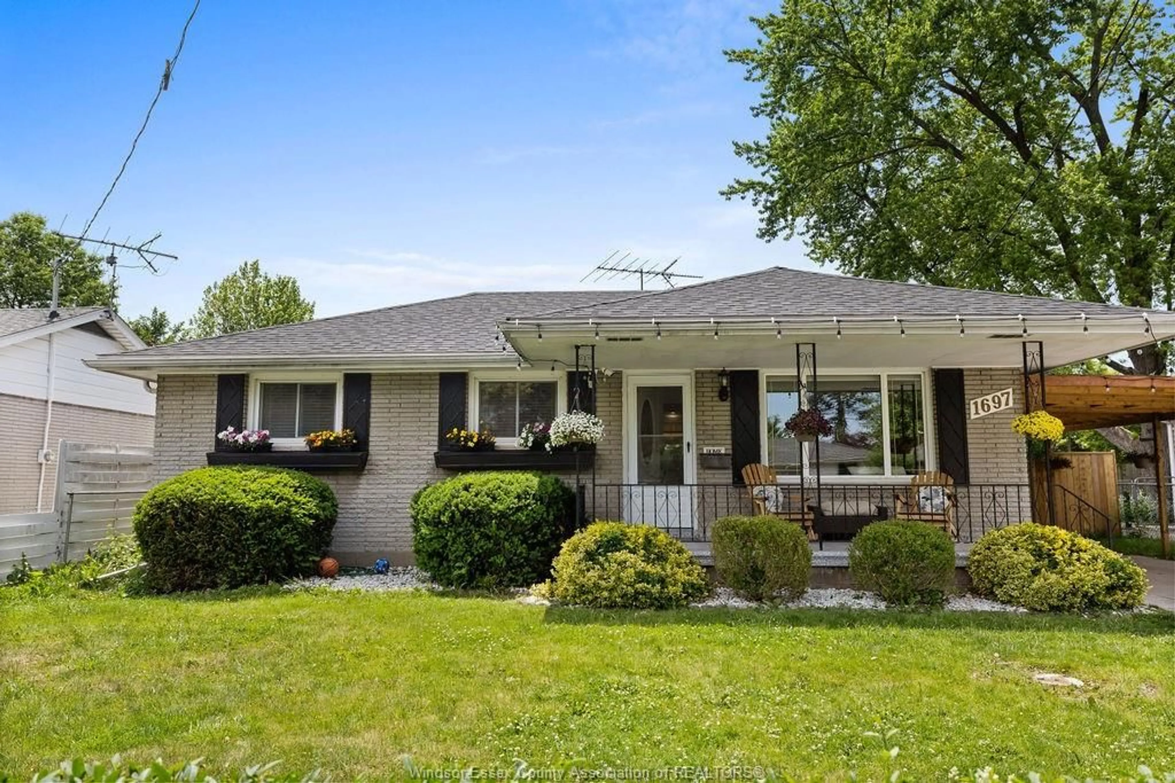 Unknown for 1697 FERNDALE Ave, Windsor Ontario N8T 2K6