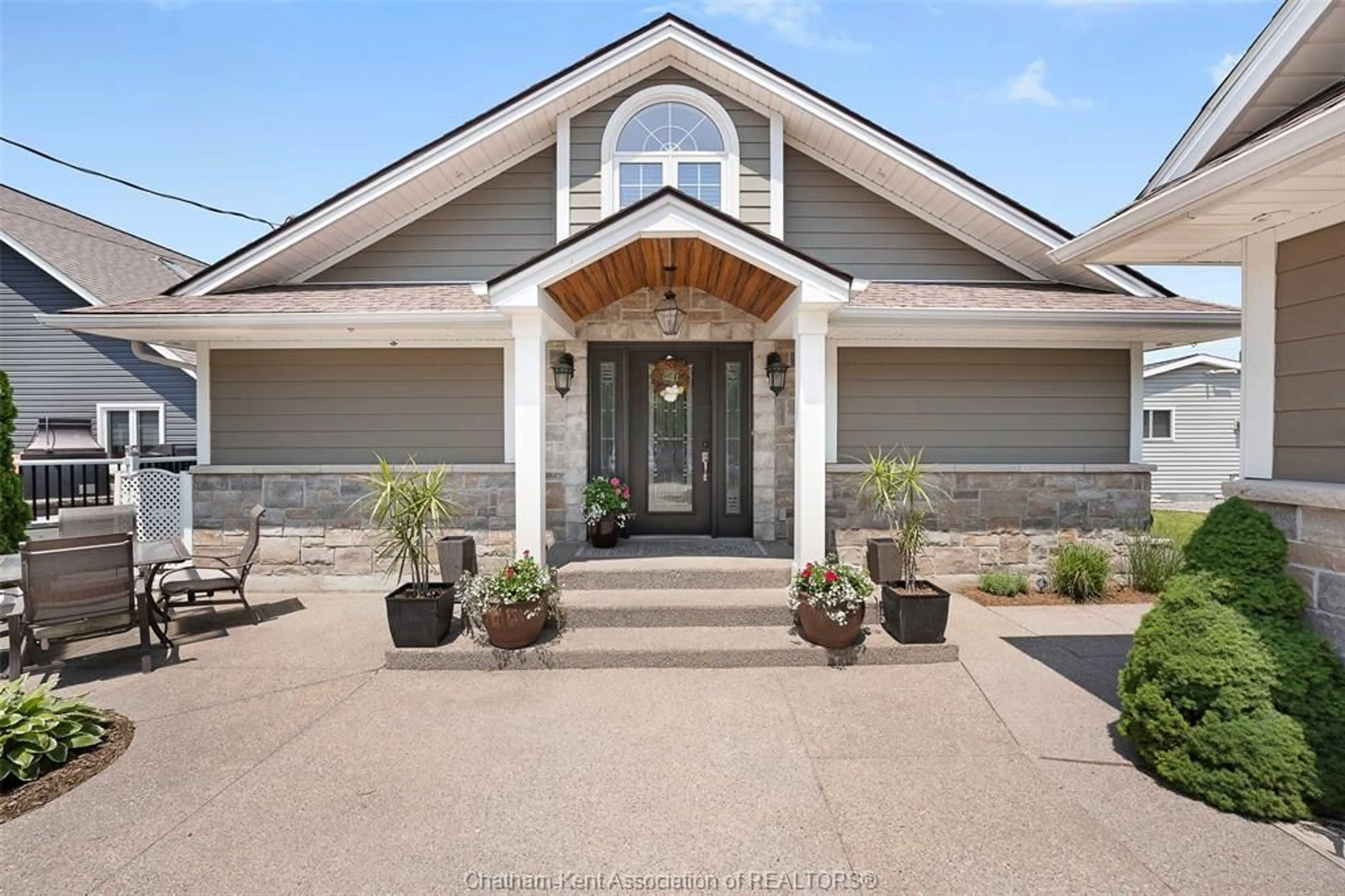 Home with vinyl exterior material, unknown for 1472 CAILLE Ave, Belle River Ontario N8L 0J2