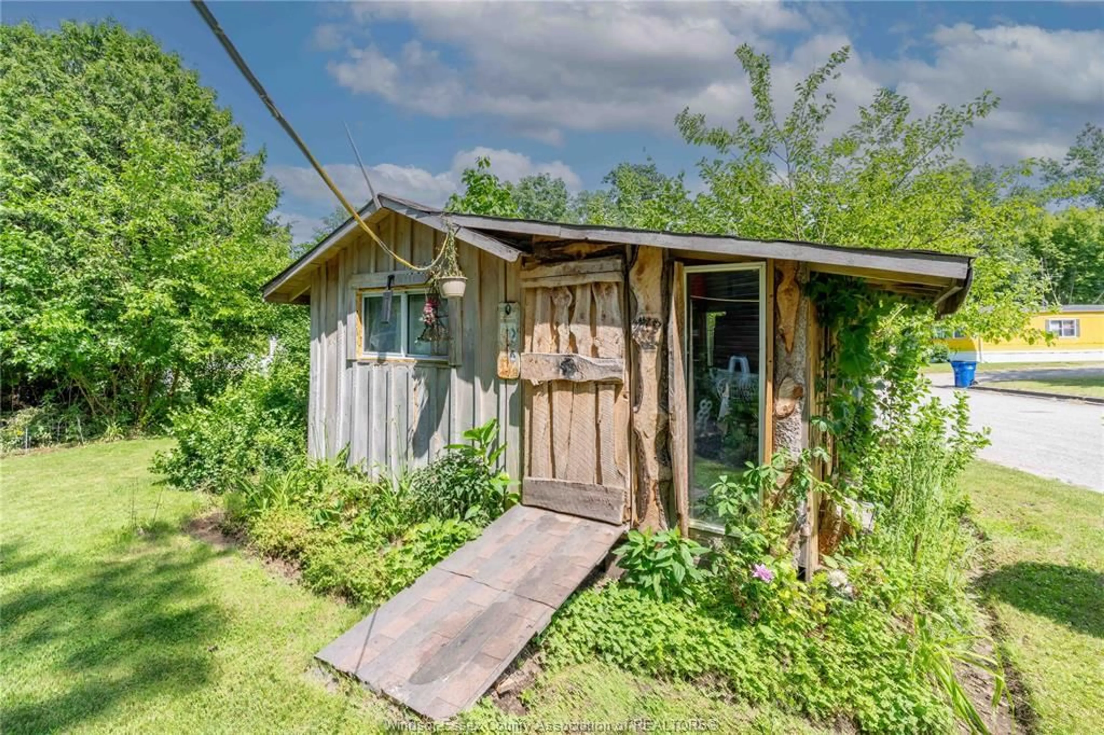 Shed for 29338 JANE #52, Thamesville Ontario N0P 2K0