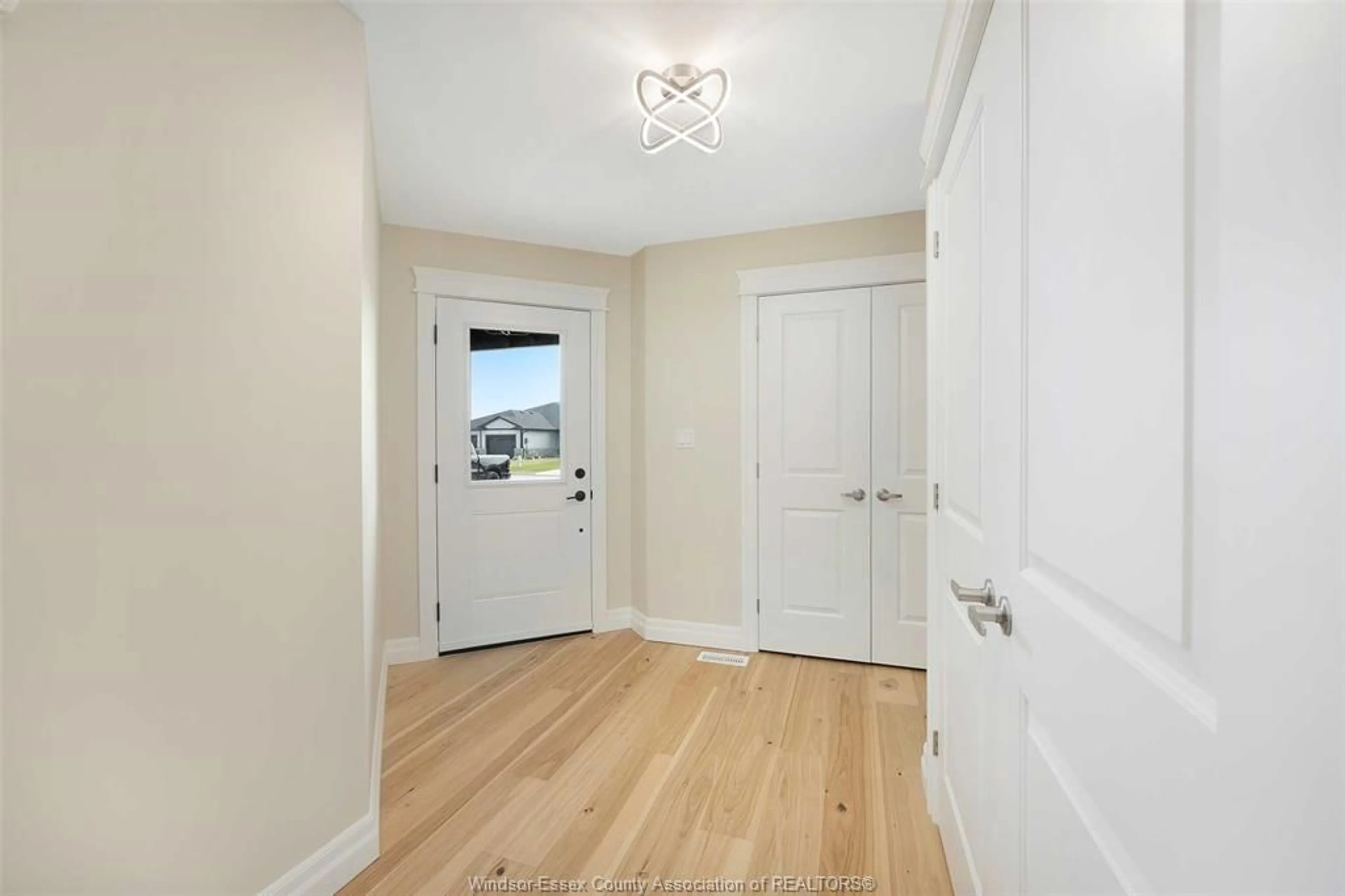 Indoor entryway for 65 JEWEL St, Harrow Ontario N0R 1G0