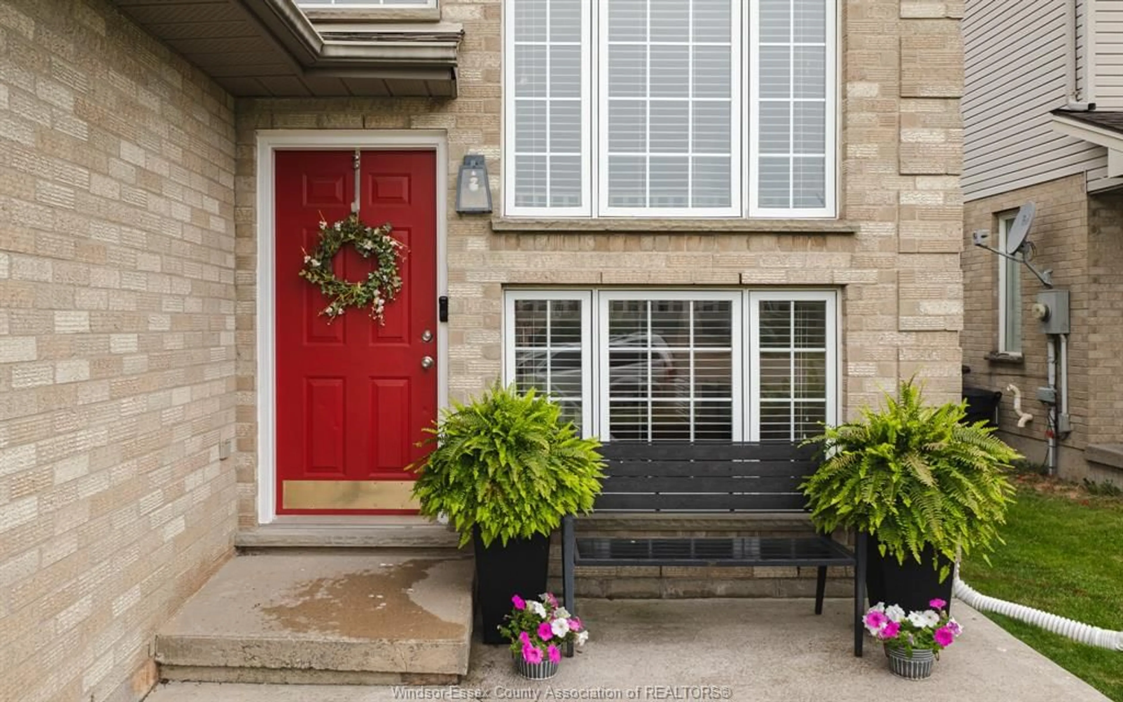 Indoor entryway for 745 MICHAEL, Tecumseh Ontario N8N 5A2