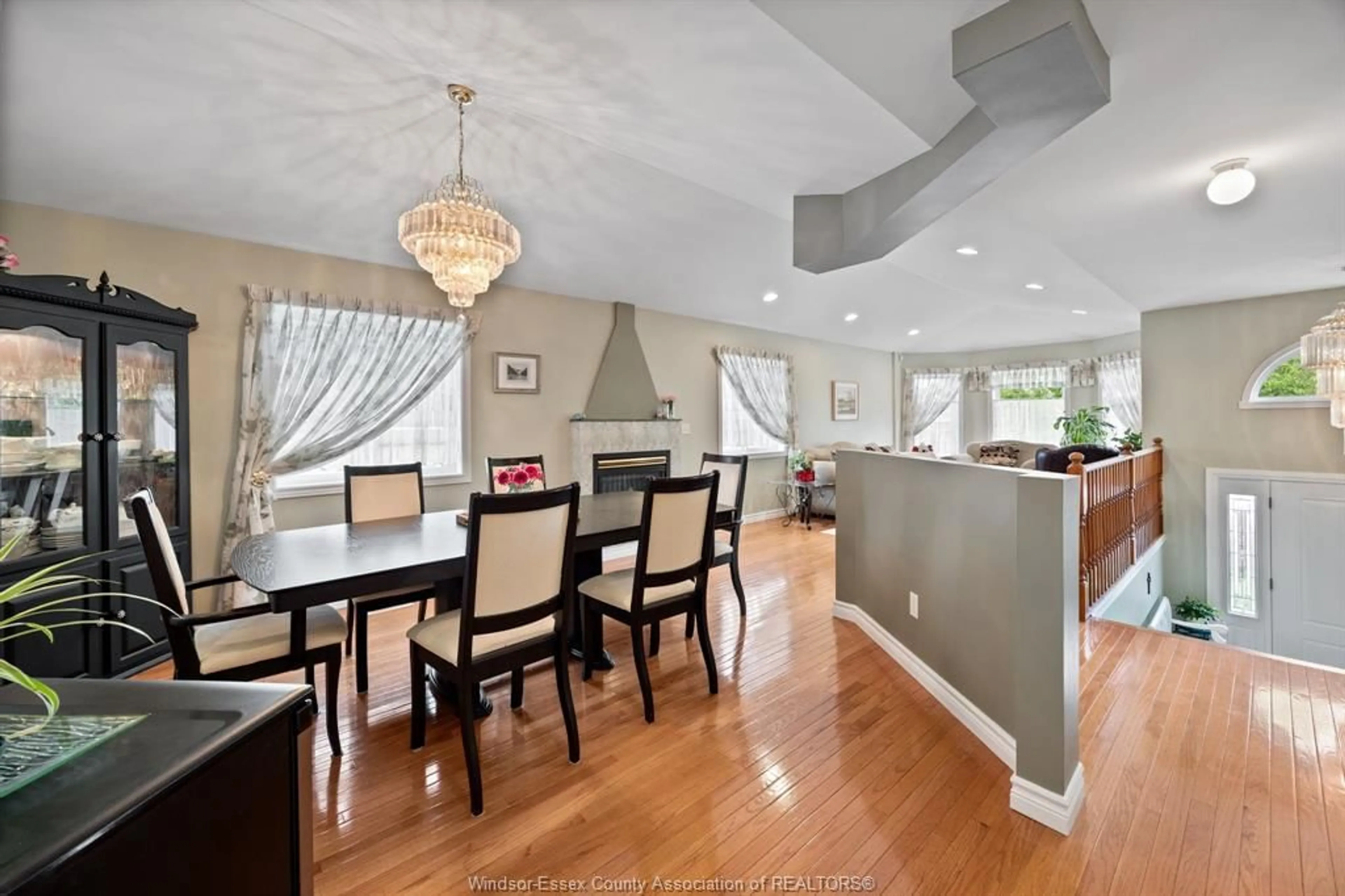 Open concept kitchen, wood/laminate floor for 3087 NORTHWAY Ave, Windsor Ontario N9E 4V6