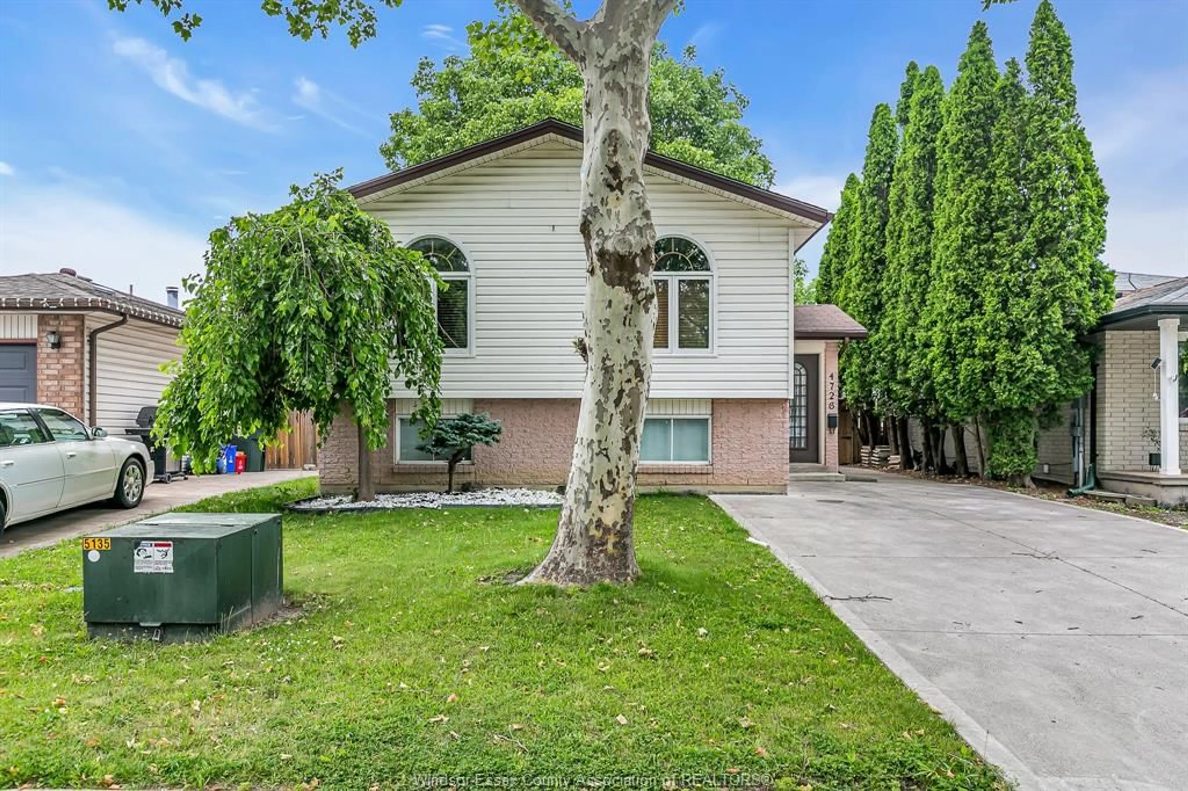 Unknown for 4726 THERESA Pl, Windsor Ontario N8T 3M6