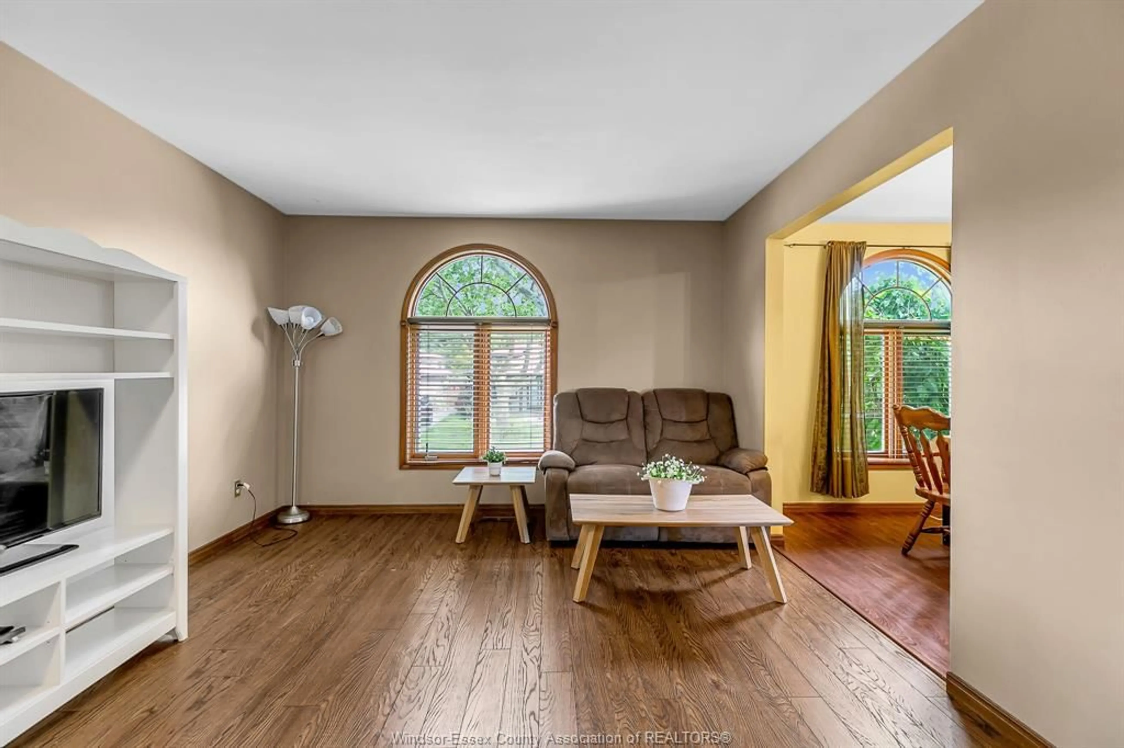 Living room with furniture, unknown for 4726 THERESA Pl, Windsor Ontario N8T 3M6