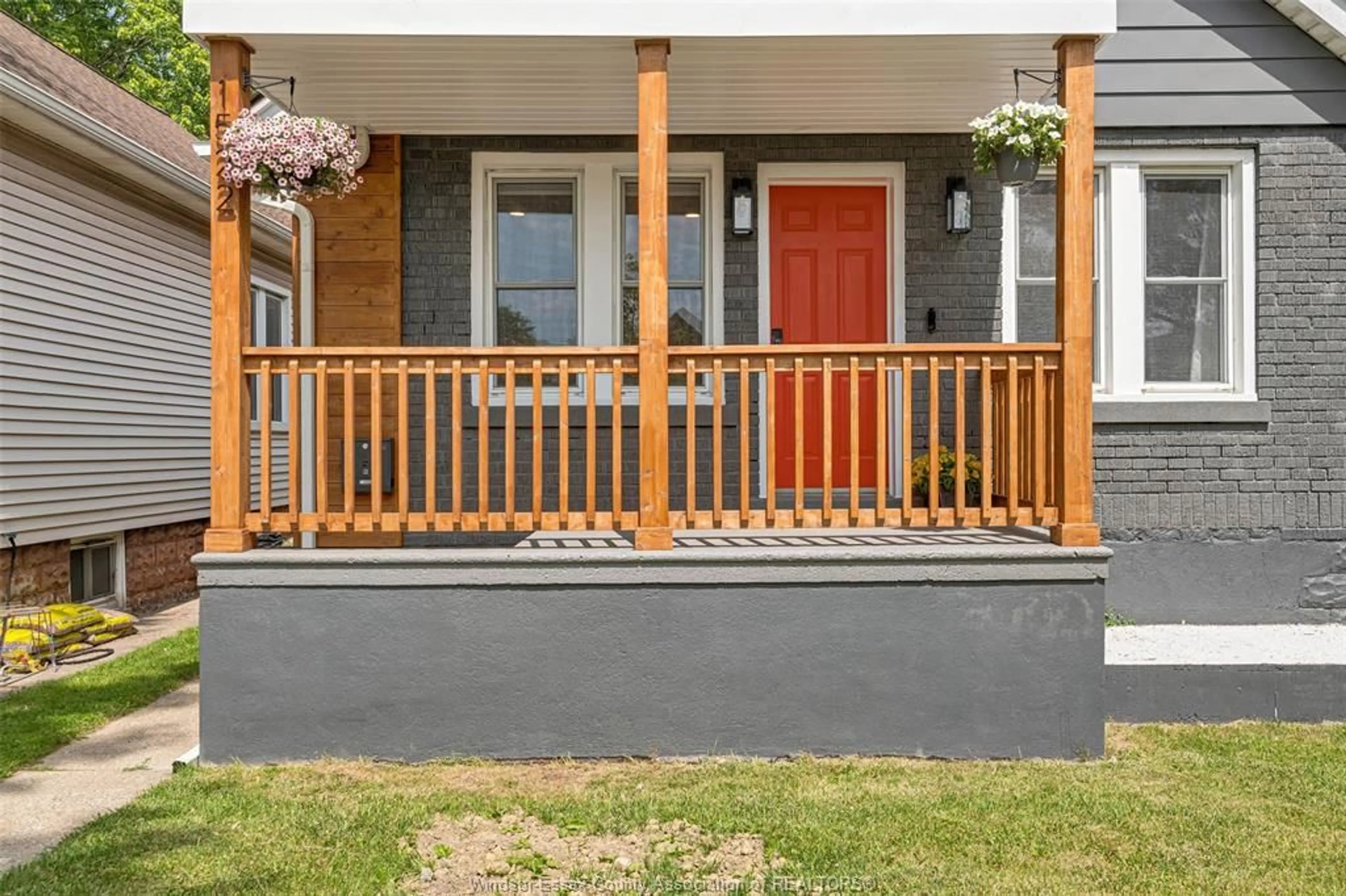 Unknown for 1522 MOY, Windsor Ontario N8X 4S9
