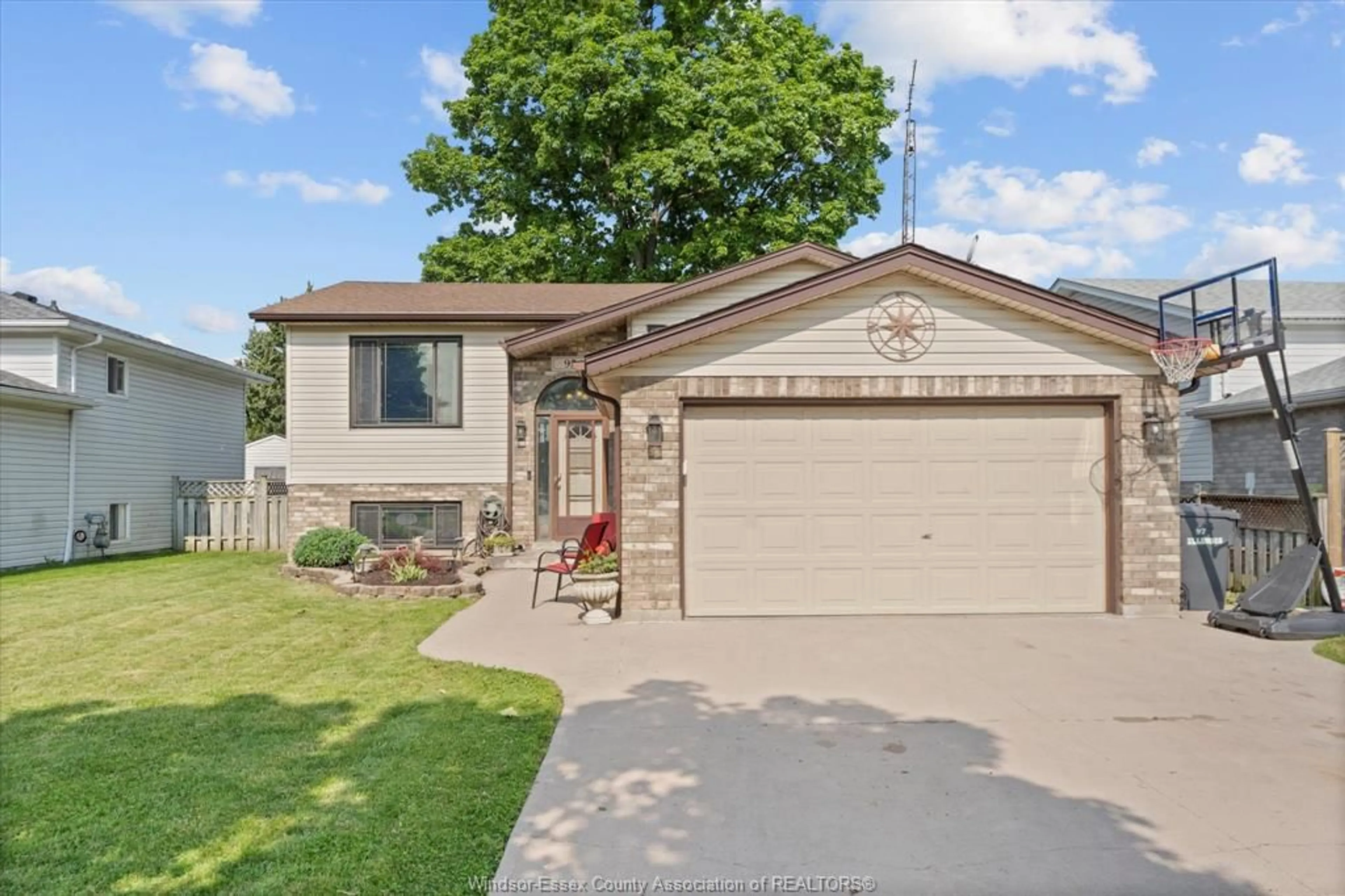 Home with vinyl exterior material, street for 97 ILLINOIS St, Amherstburg Ontario N9V 3Y3