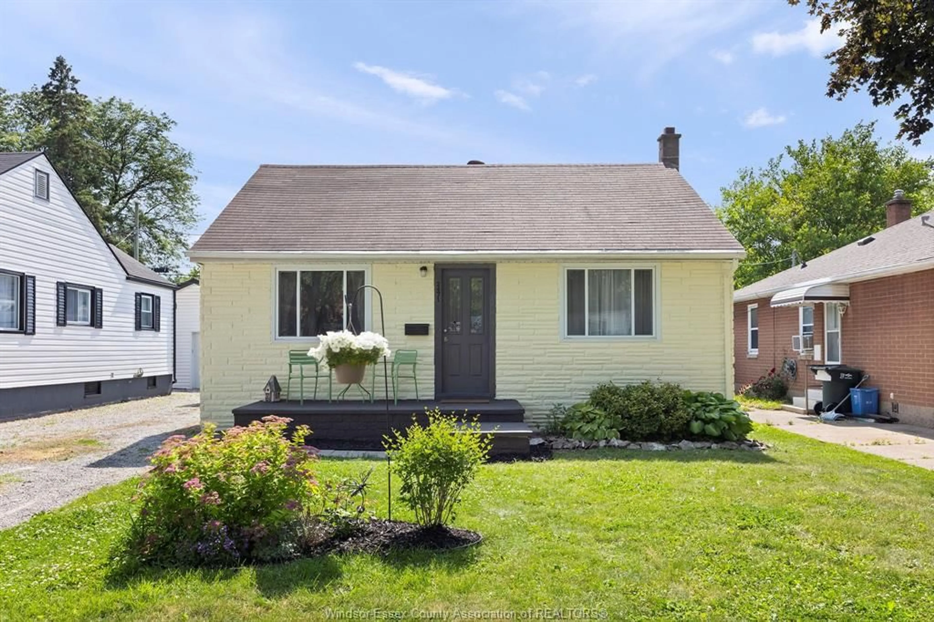 Home with vinyl exterior material, street for 2471 TOURANGEAU Rd, Windsor Ontario N8T 1E7