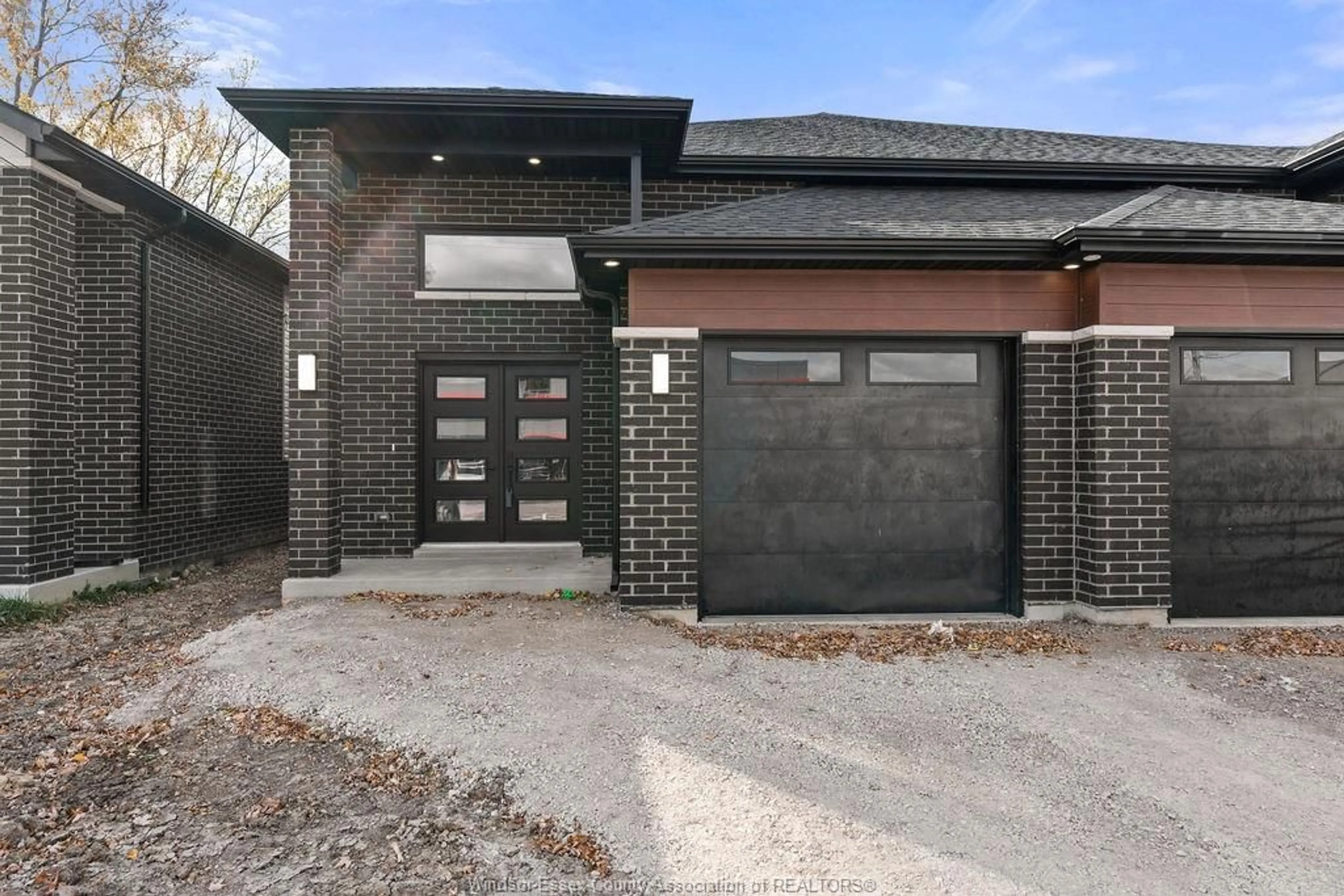 Home with brick exterior material, street for 2611 PILLETTE Rd, Windsor Ontario N8T 1P9