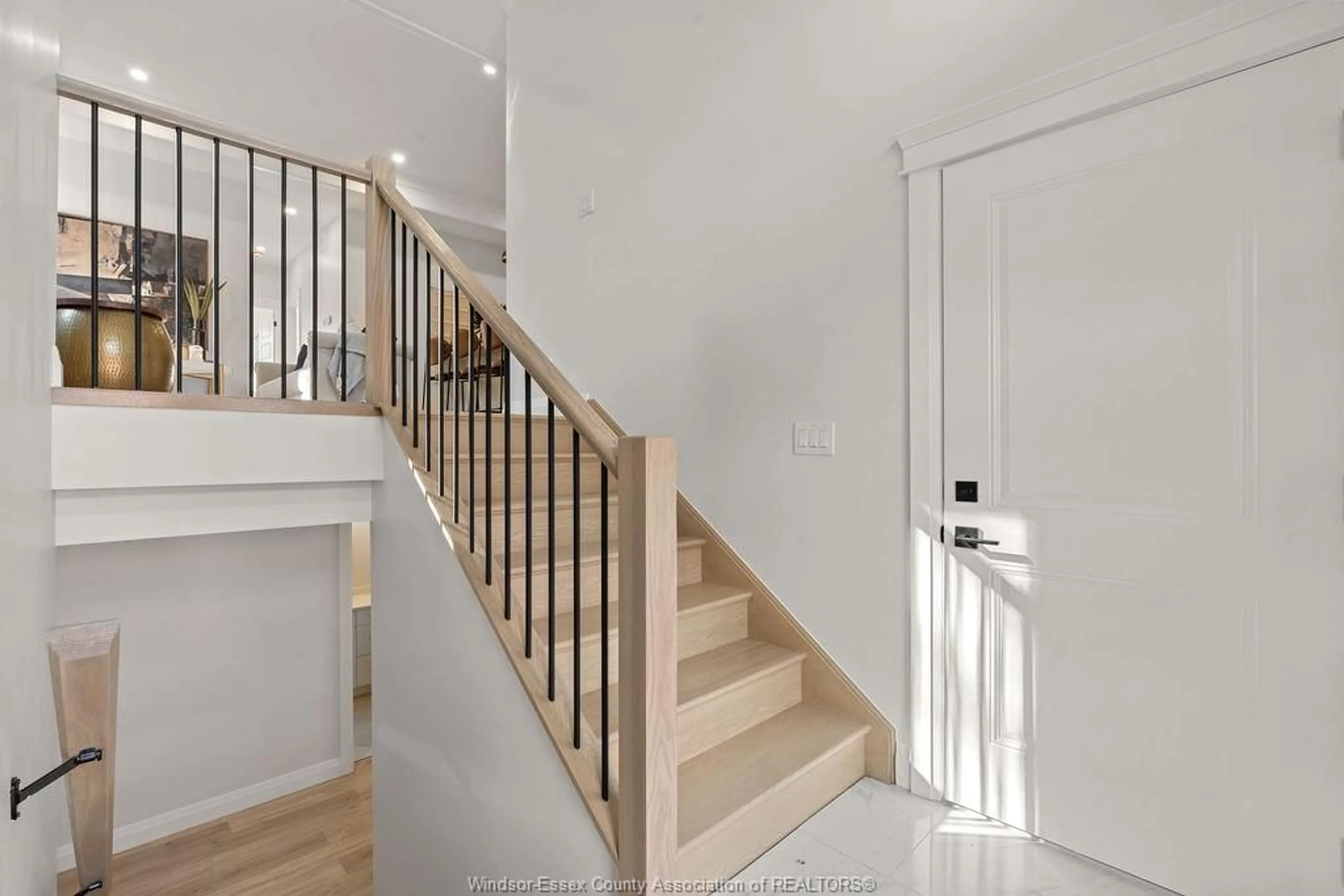 Stairs for 2611 PILLETTE Rd, Windsor Ontario N8T 1P9