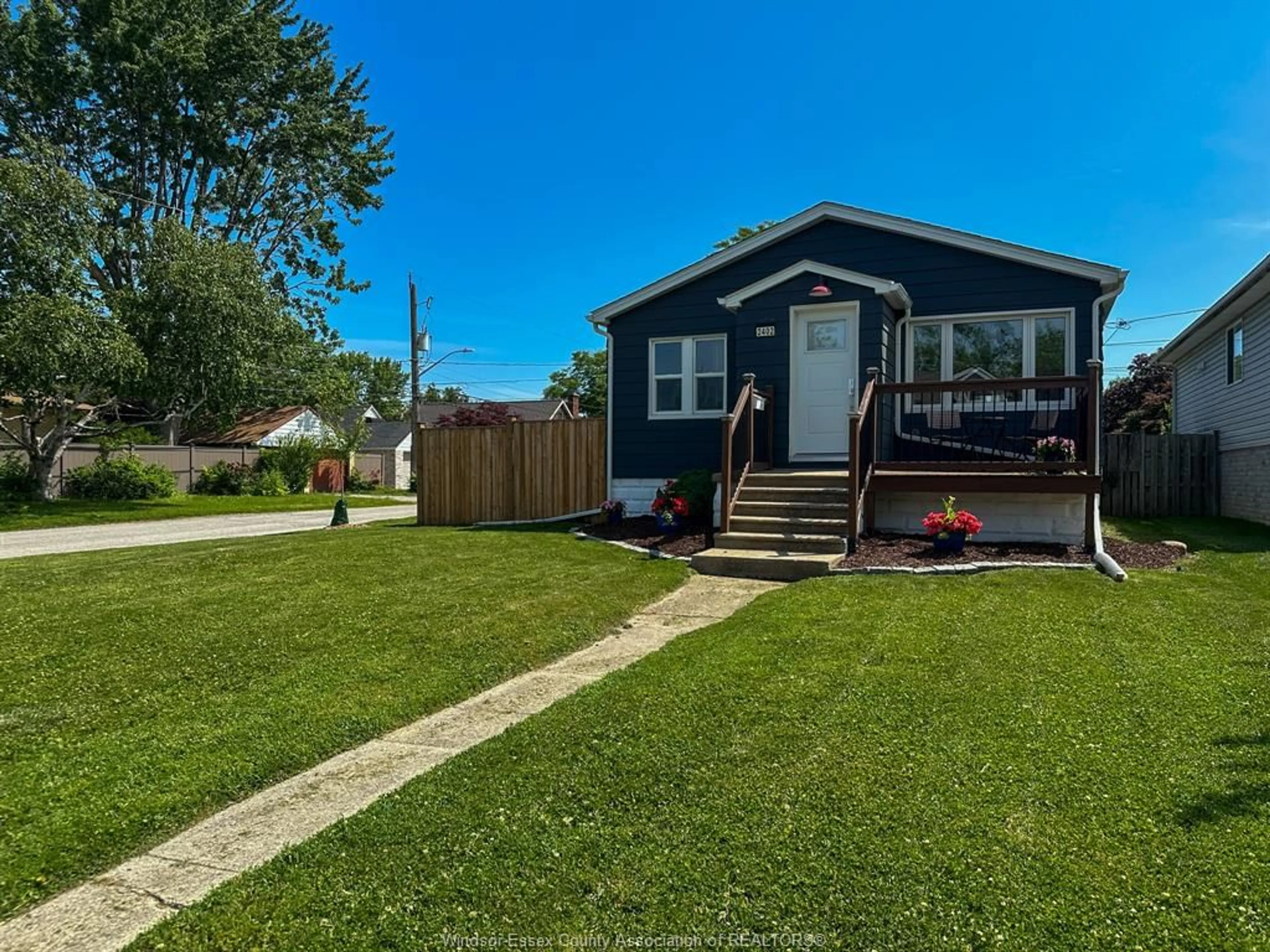 A pic from outside/outdoor area/front of a property/back of a property/a pic from drone, street for 2402 TOURANGEAU, Windsor Ontario N8W 4N7