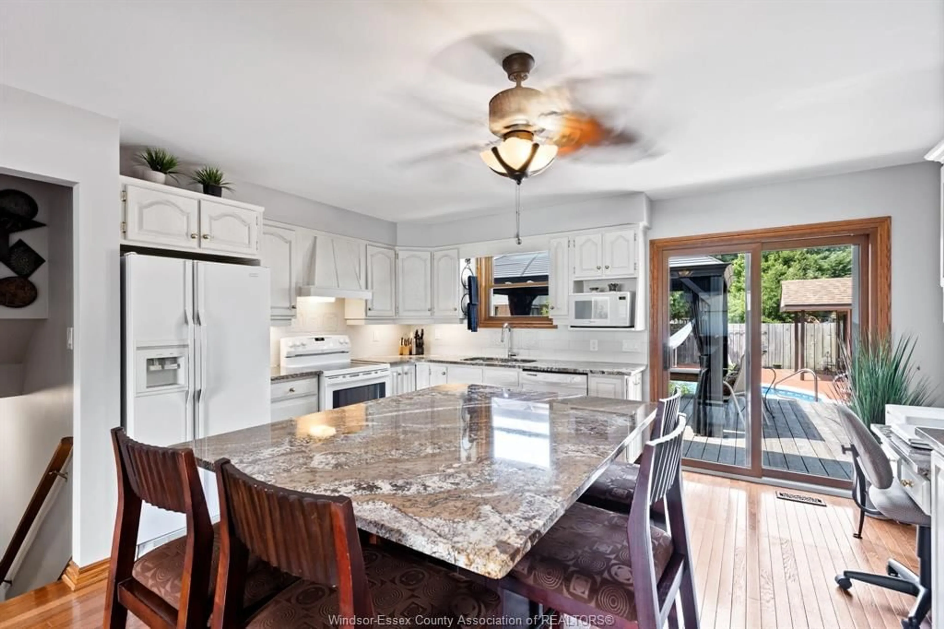 Open concept kitchen, ceramic/tile floor for 12680 KIMBERLY Dr, Tecumseh Ontario N8N 3H7