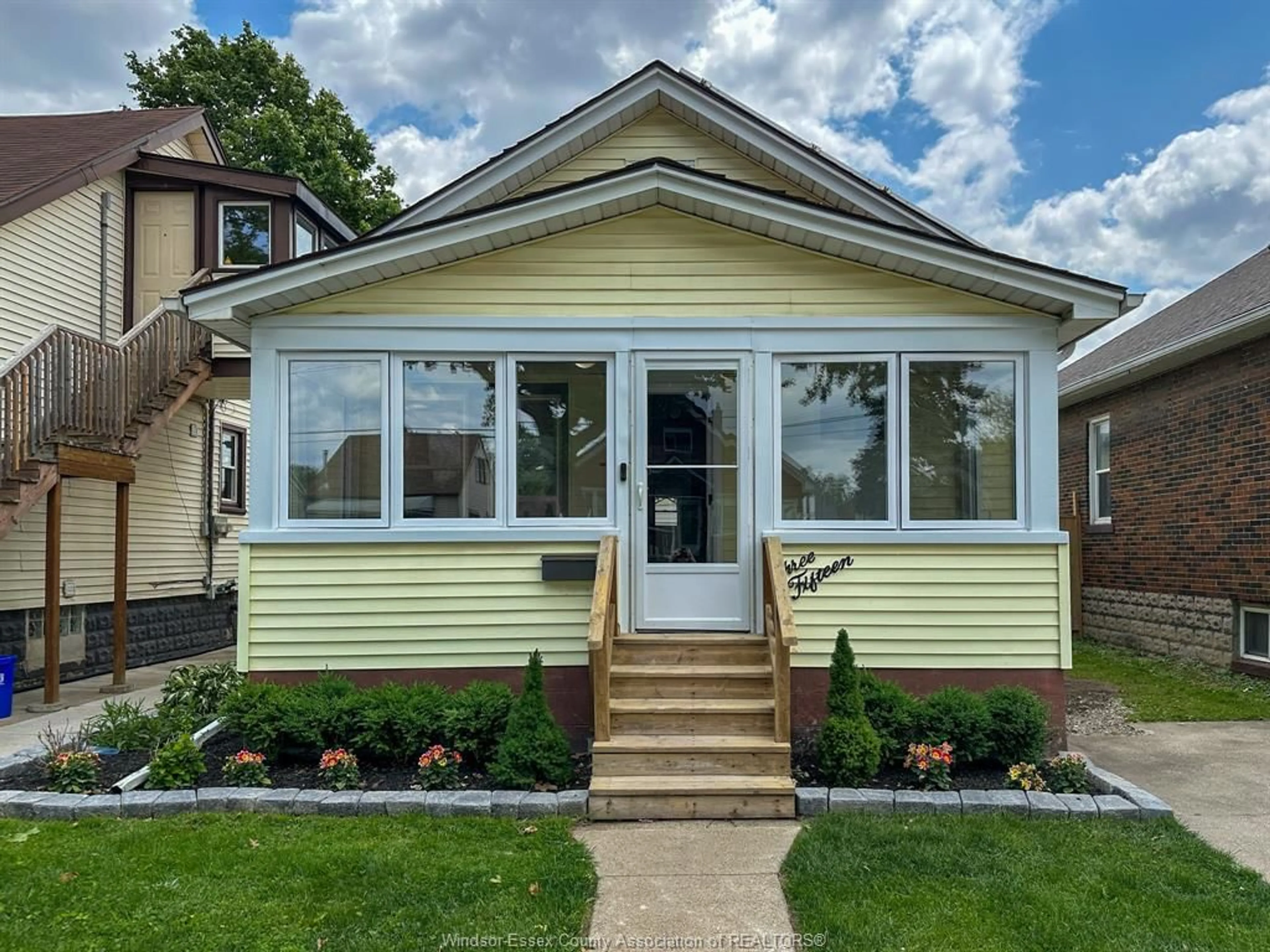 Home with vinyl exterior material, street for 315 LOGAN, Windsor Ontario N8X 2V1