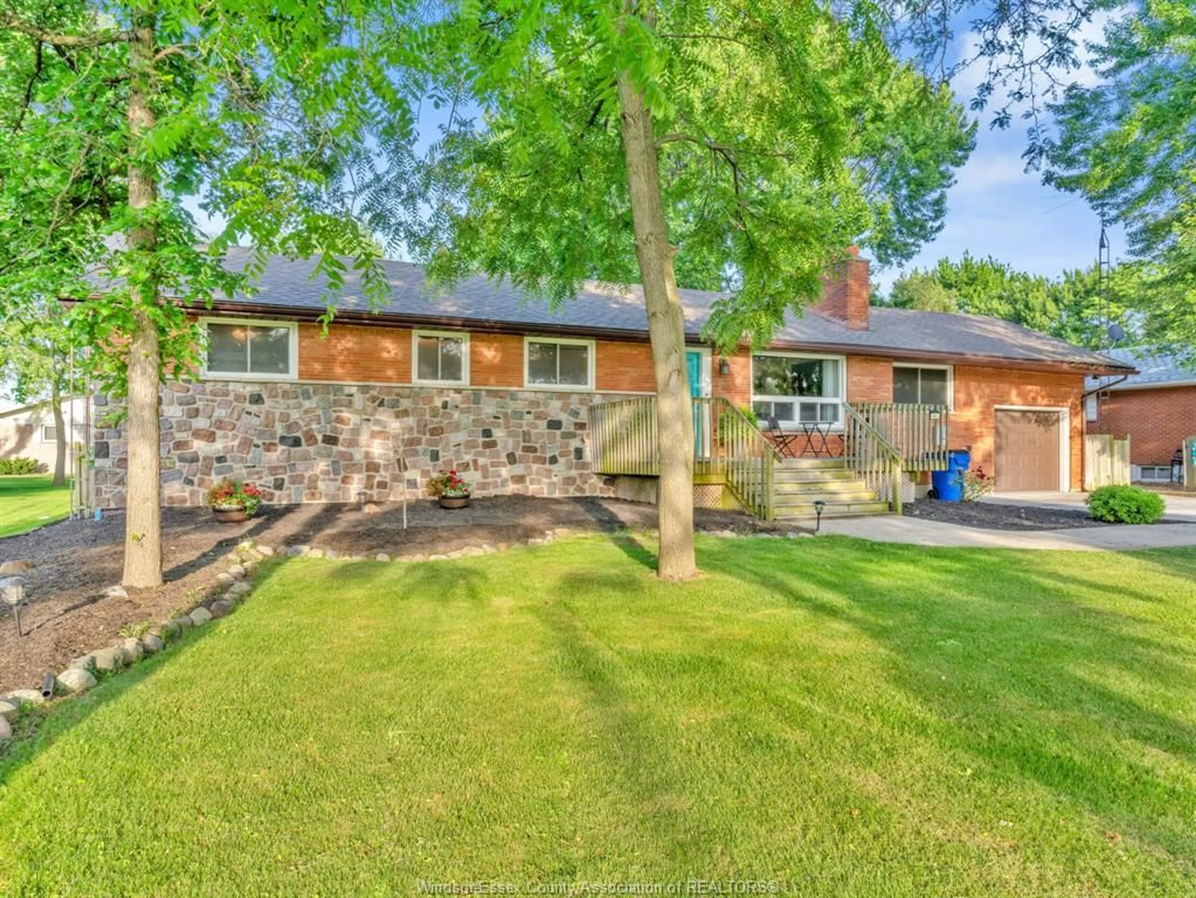 Home with brick exterior material, street for 82 Queen Street S, Tilbury Ontario N0P 2L0