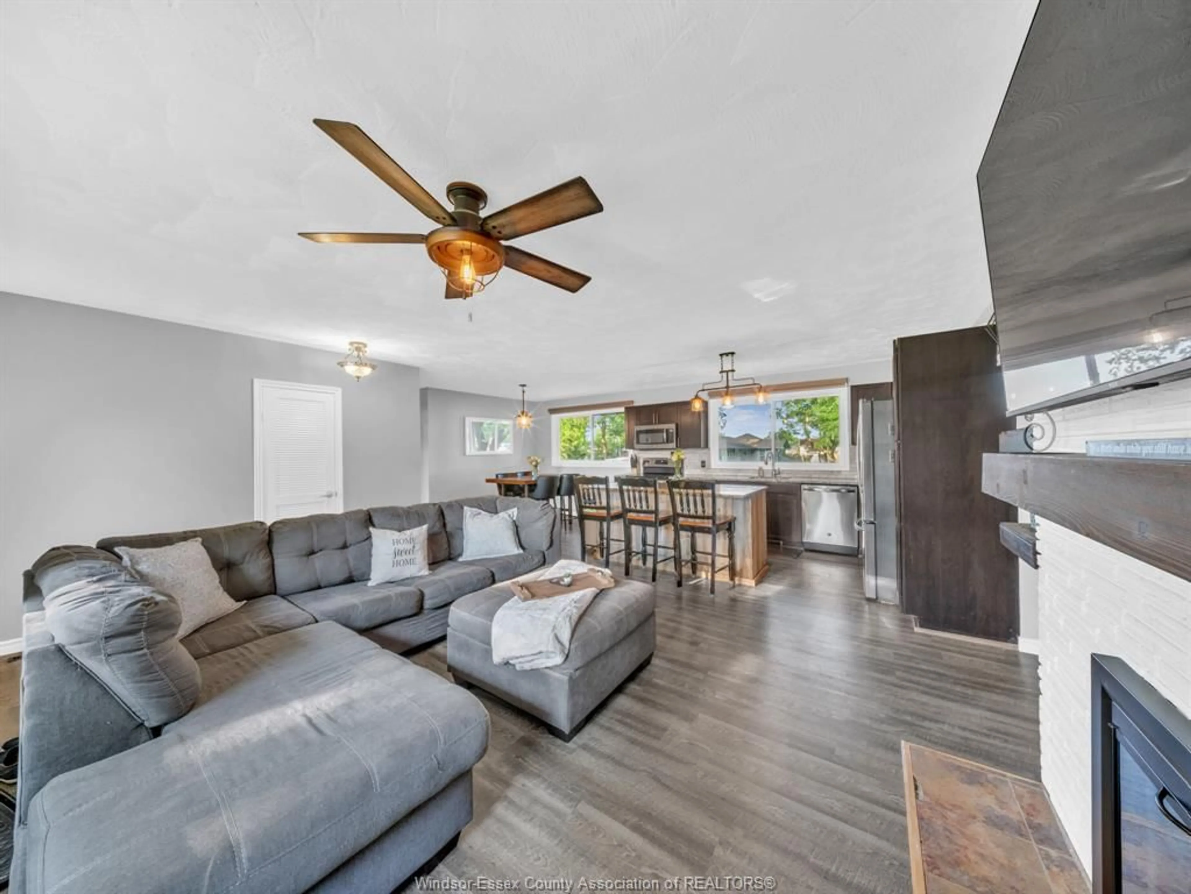 Living room with furniture, unknown for 82 Queen Street S, Tilbury Ontario N0P 2L0