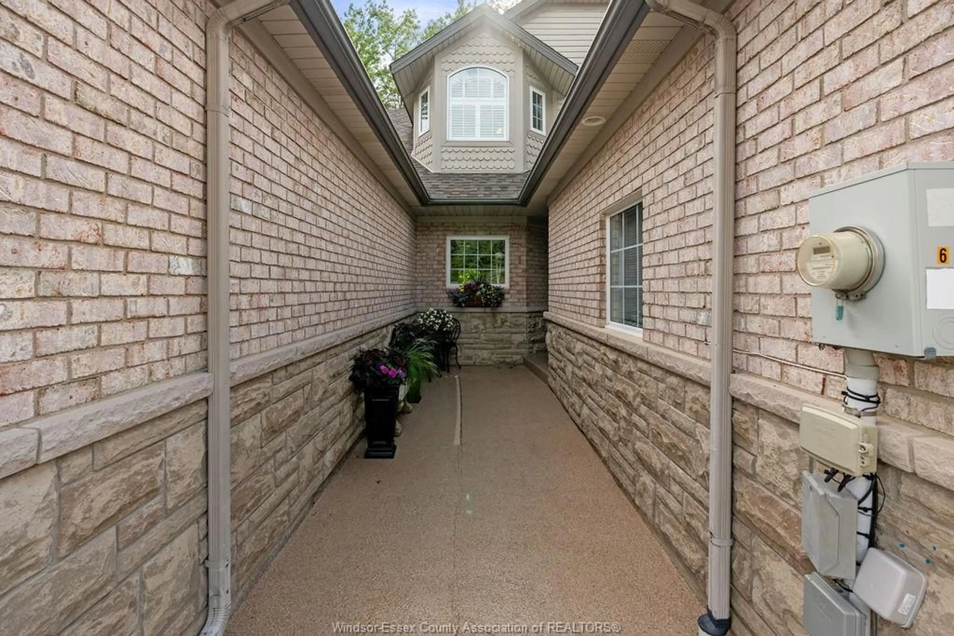 Unknown for 12 LAKESIDE CR, Kingsville Ontario N9Y 4C1