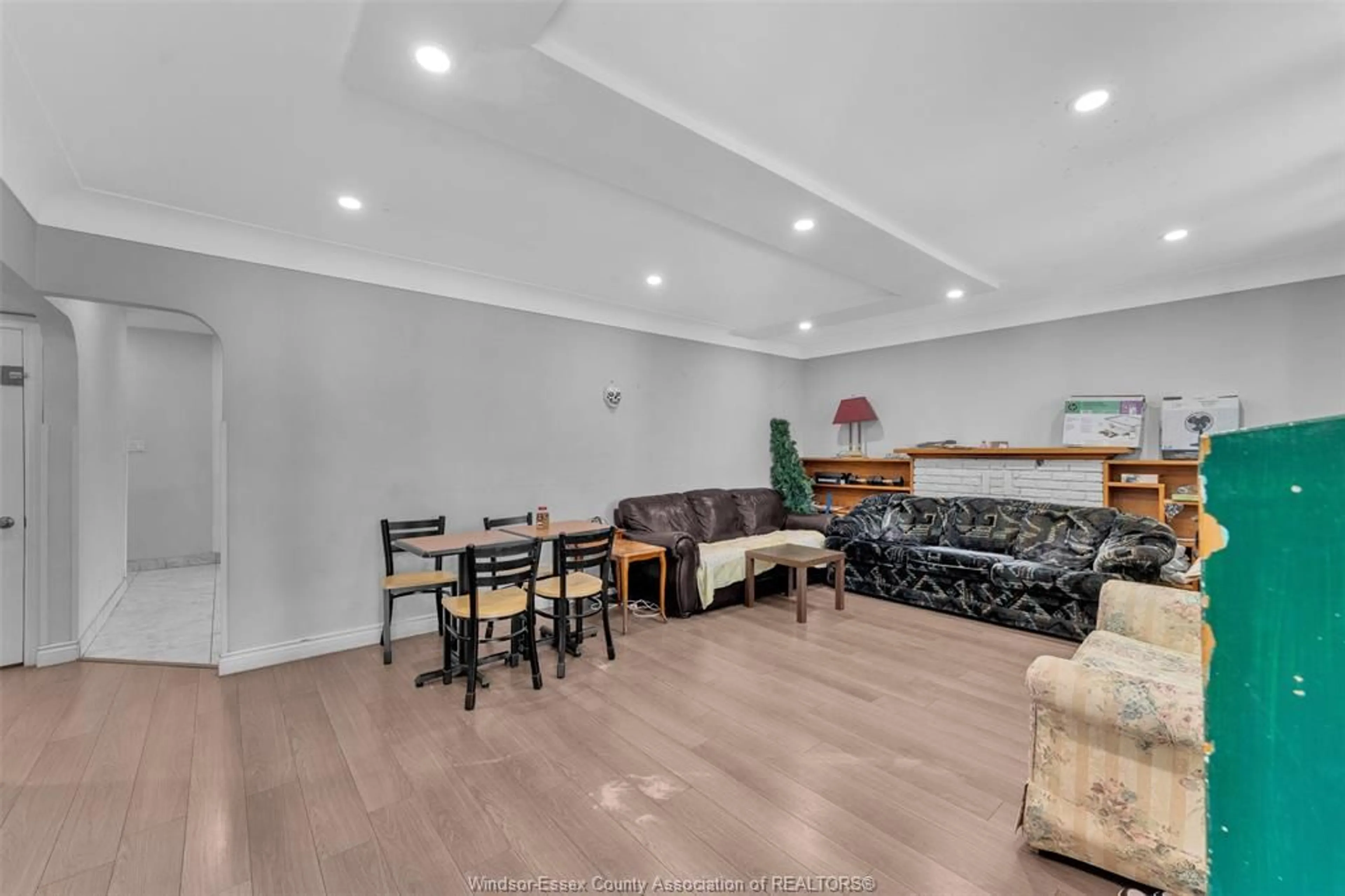 Unknown for 559 VANIER, Windsor Ontario N8X 3E2