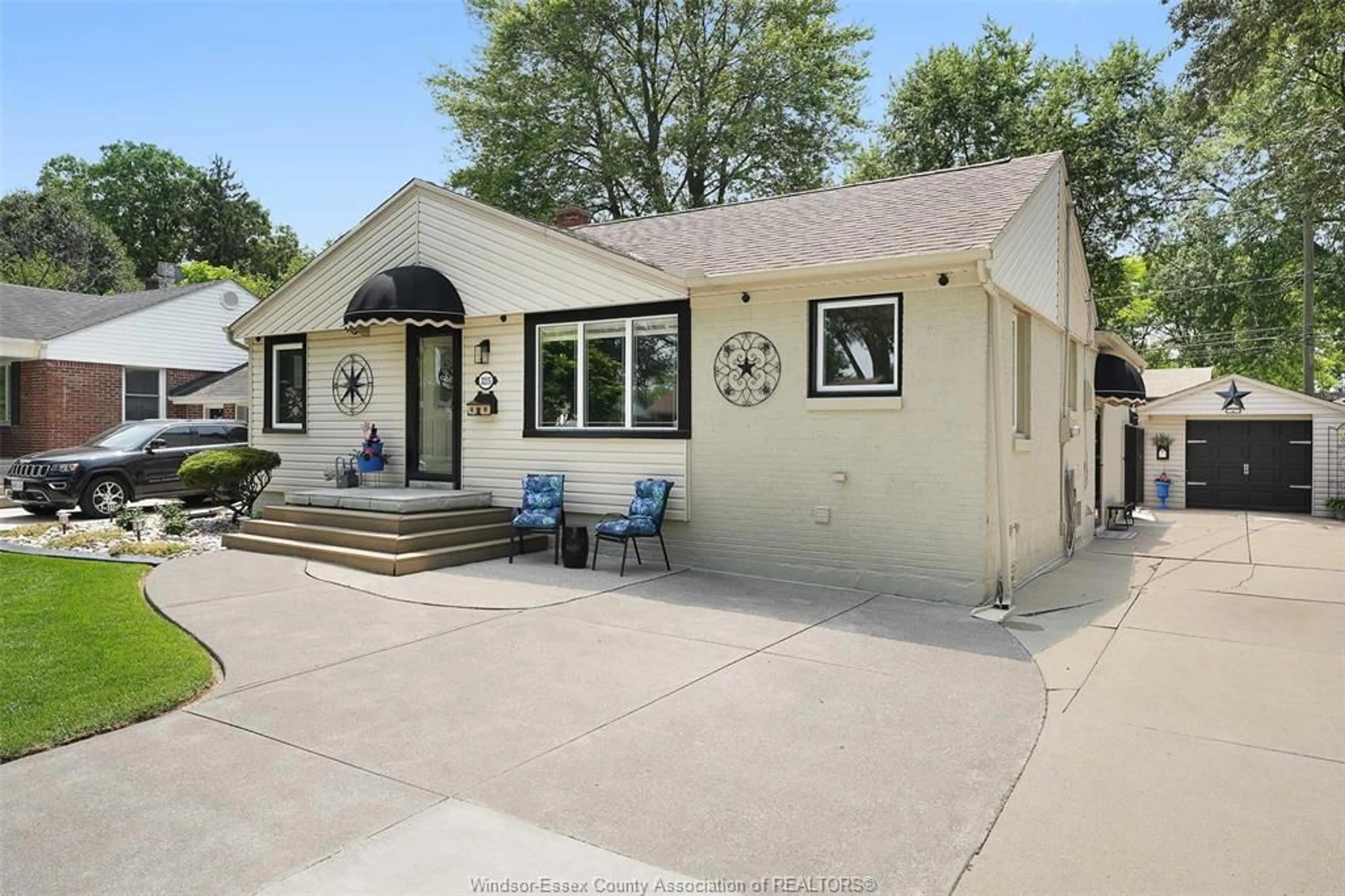 Unknown for 3215 CURRY Ave, Windsor Ontario N9E 2T4