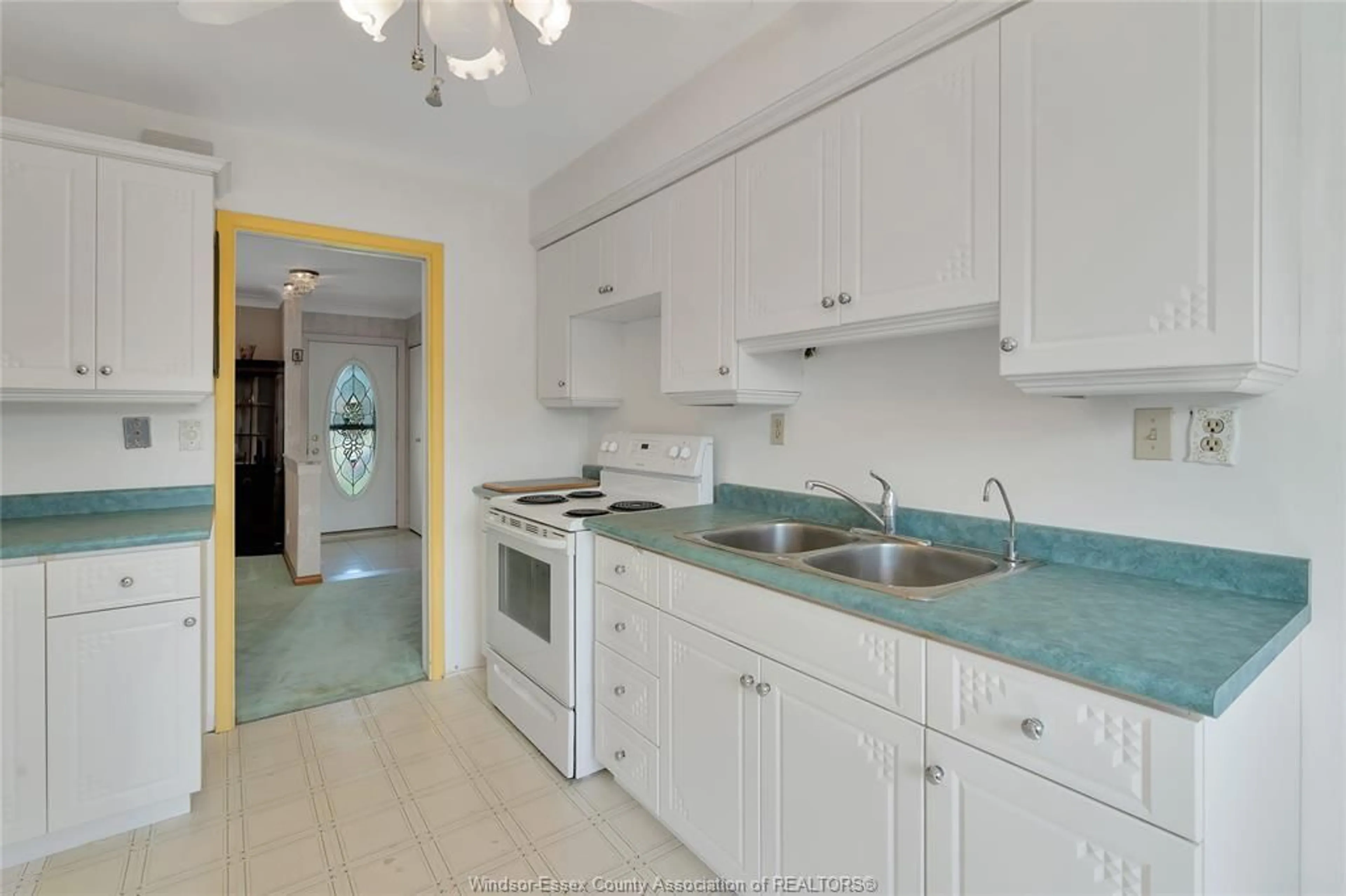 Standard kitchen, ceramic/tile floor for 2585 ARMSTRONG AVE., Windsor Ontario N8T 2E9