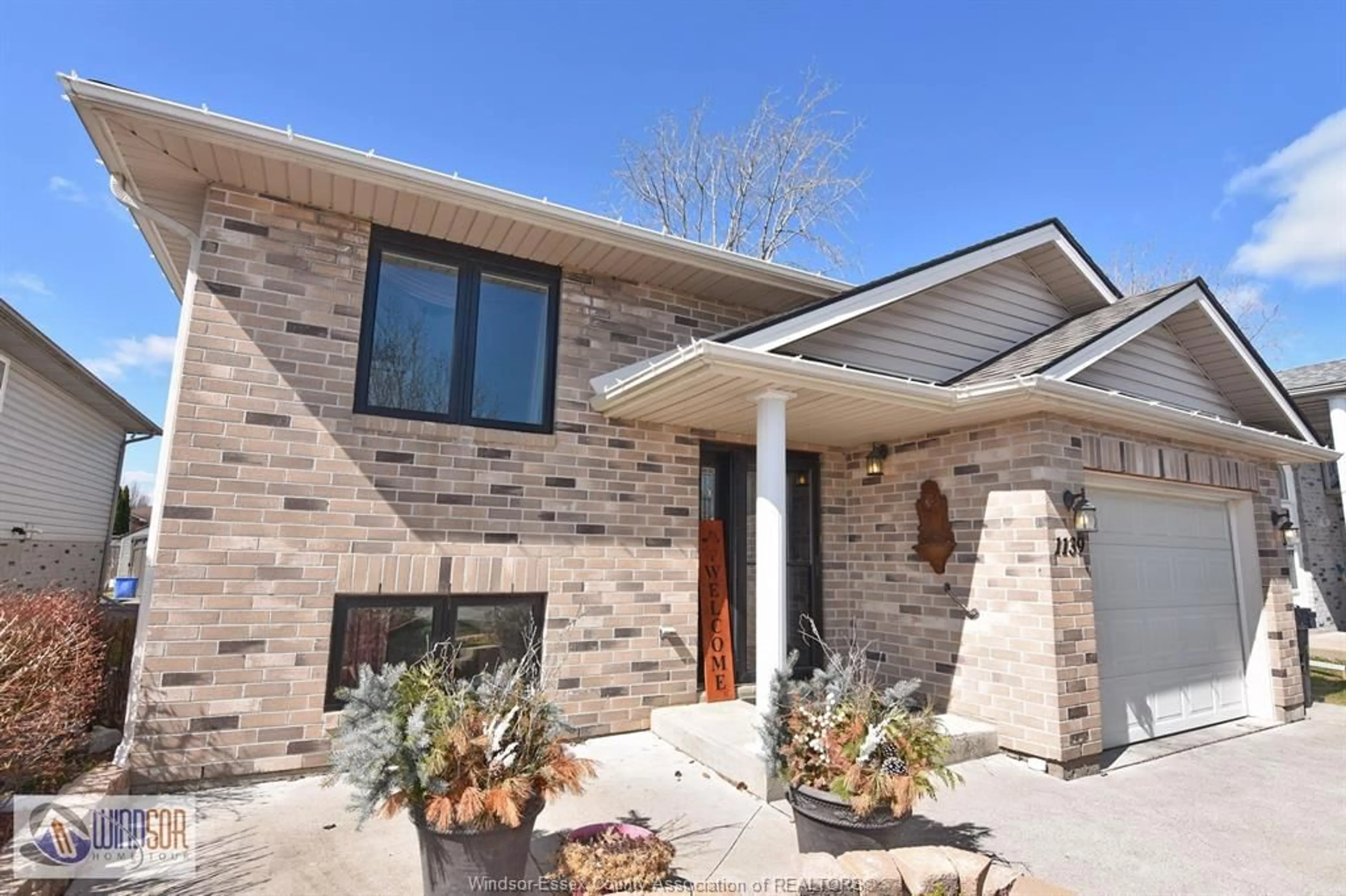 Home with brick exterior material, street for 1139 PEARSON, Windsor Ontario N8P 1X2