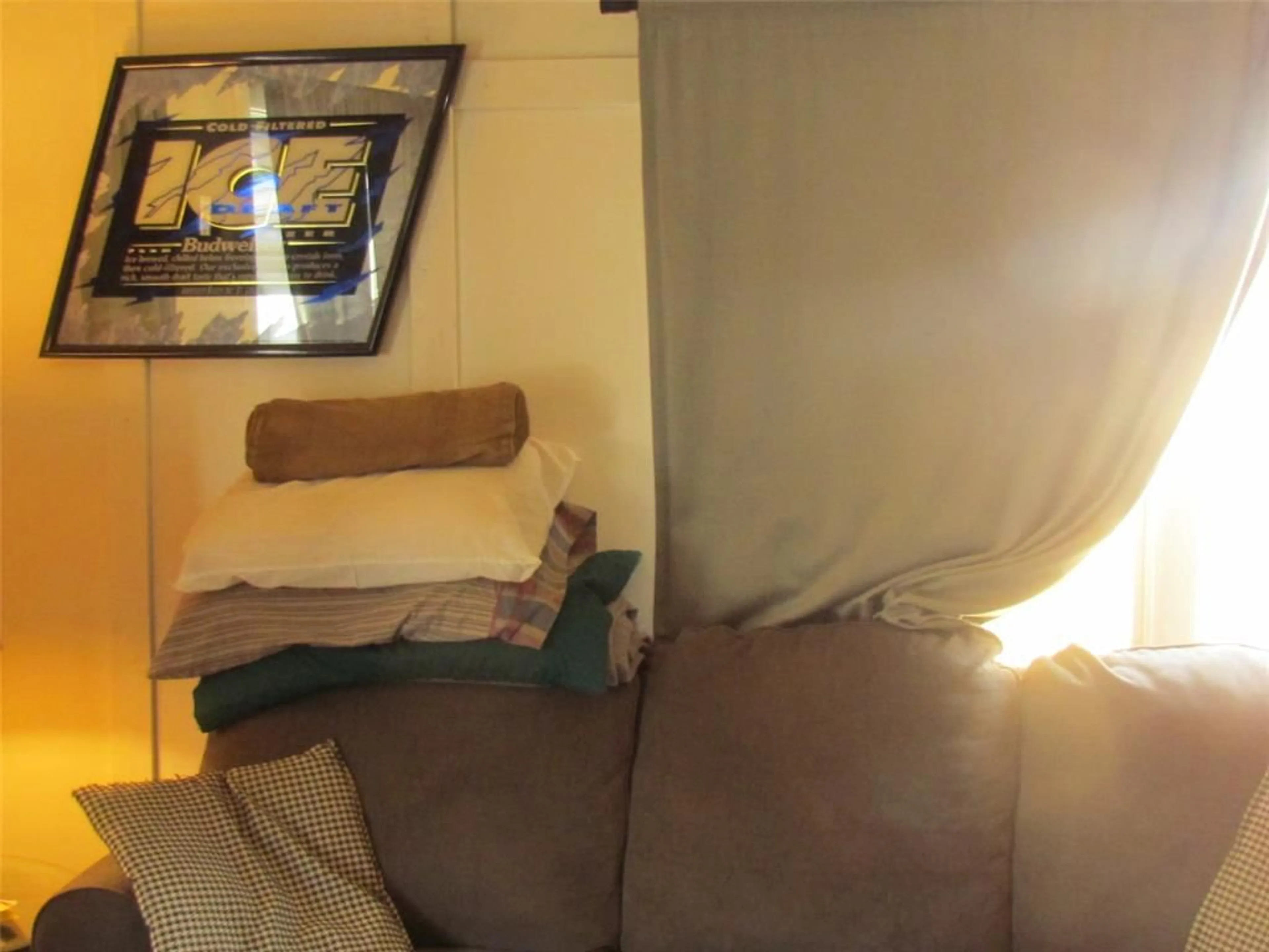 A pic of a room for 61 Dauw Ave, Wallaceburg Ontario N8A 3N3