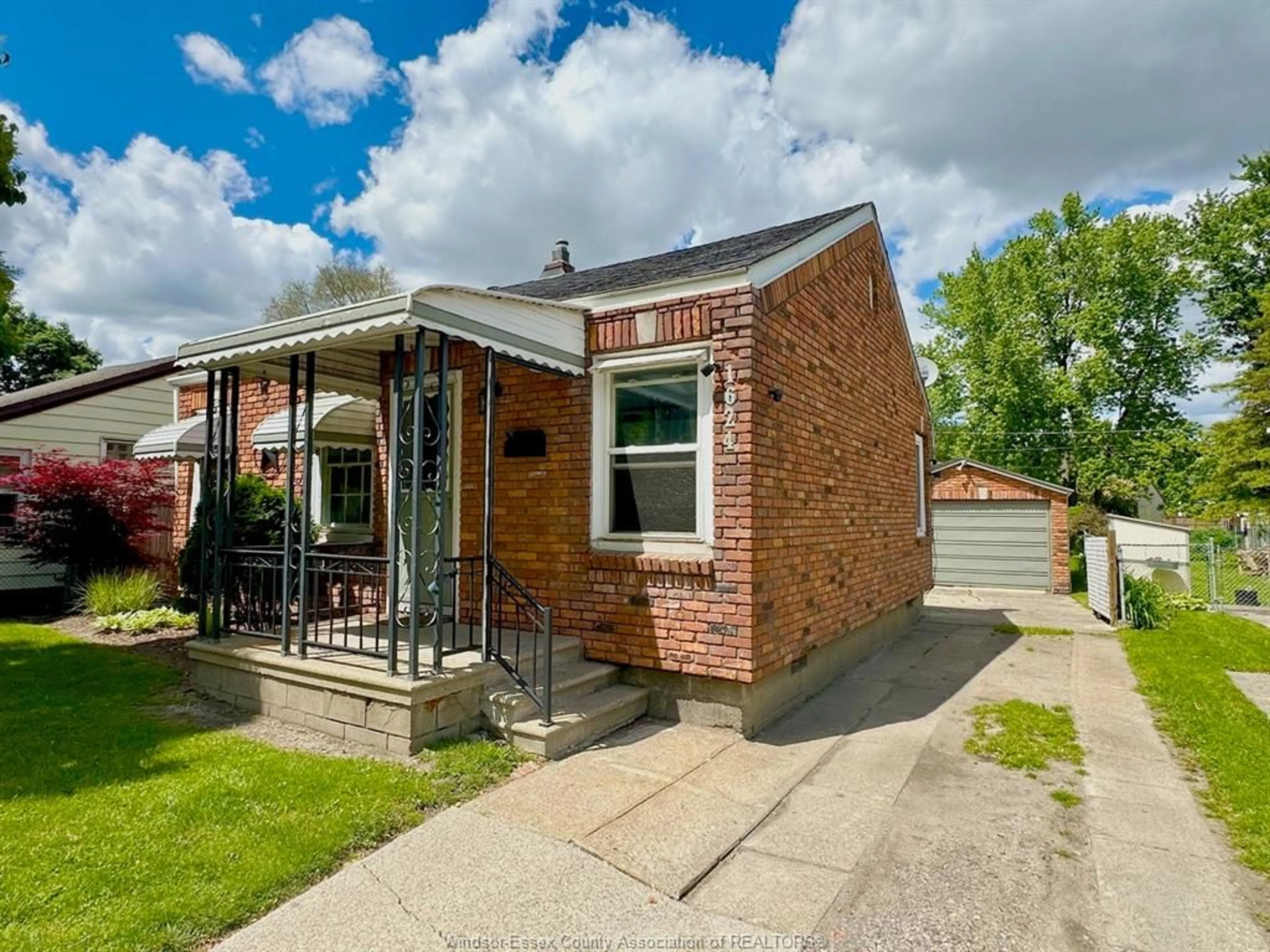 Home with brick exterior material, street for 1624 PRINCE Rd, Windsor Ontario N9C 3B7