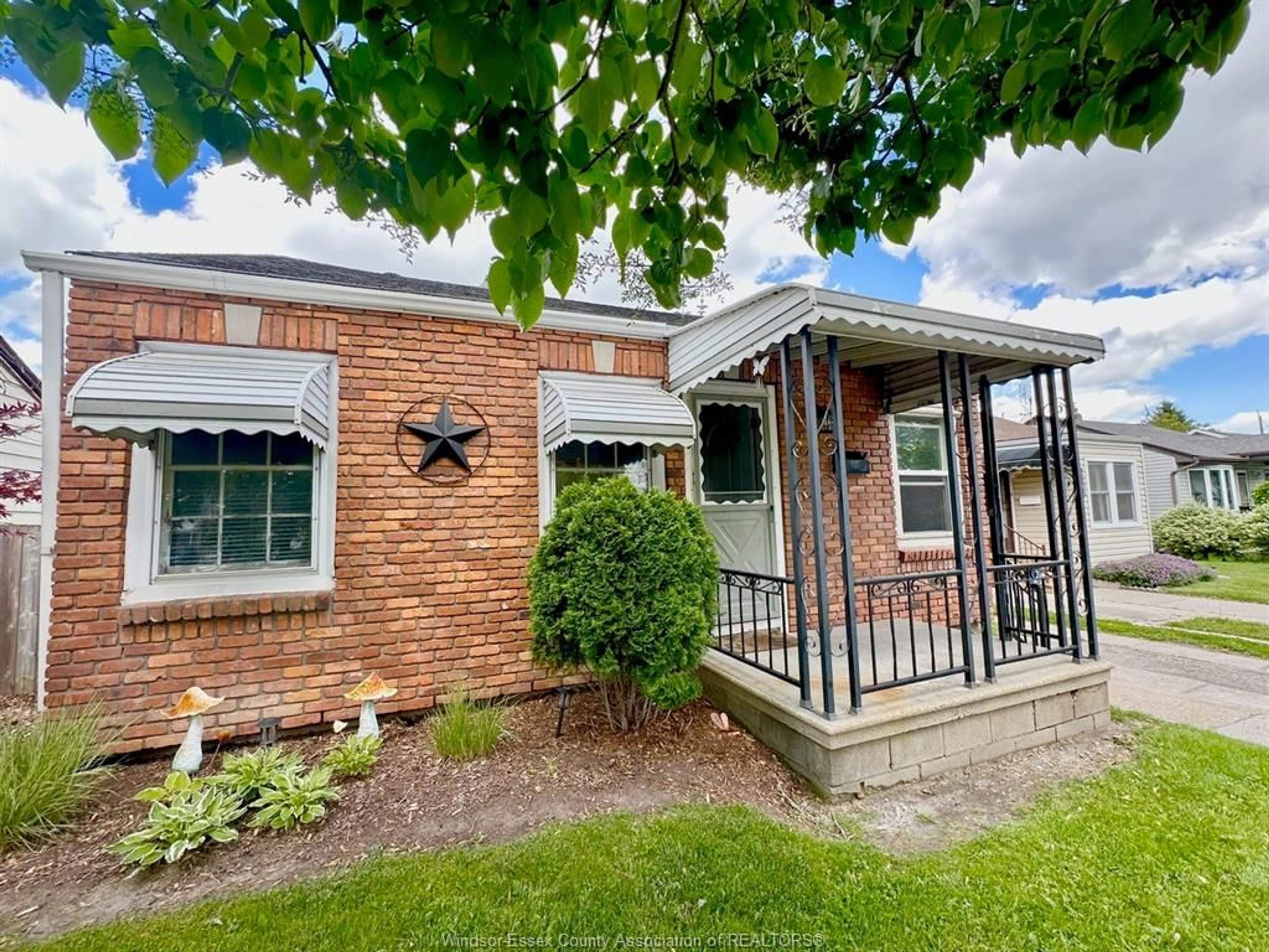 Unknown for 1624 PRINCE Rd, Windsor Ontario N9C 3B7
