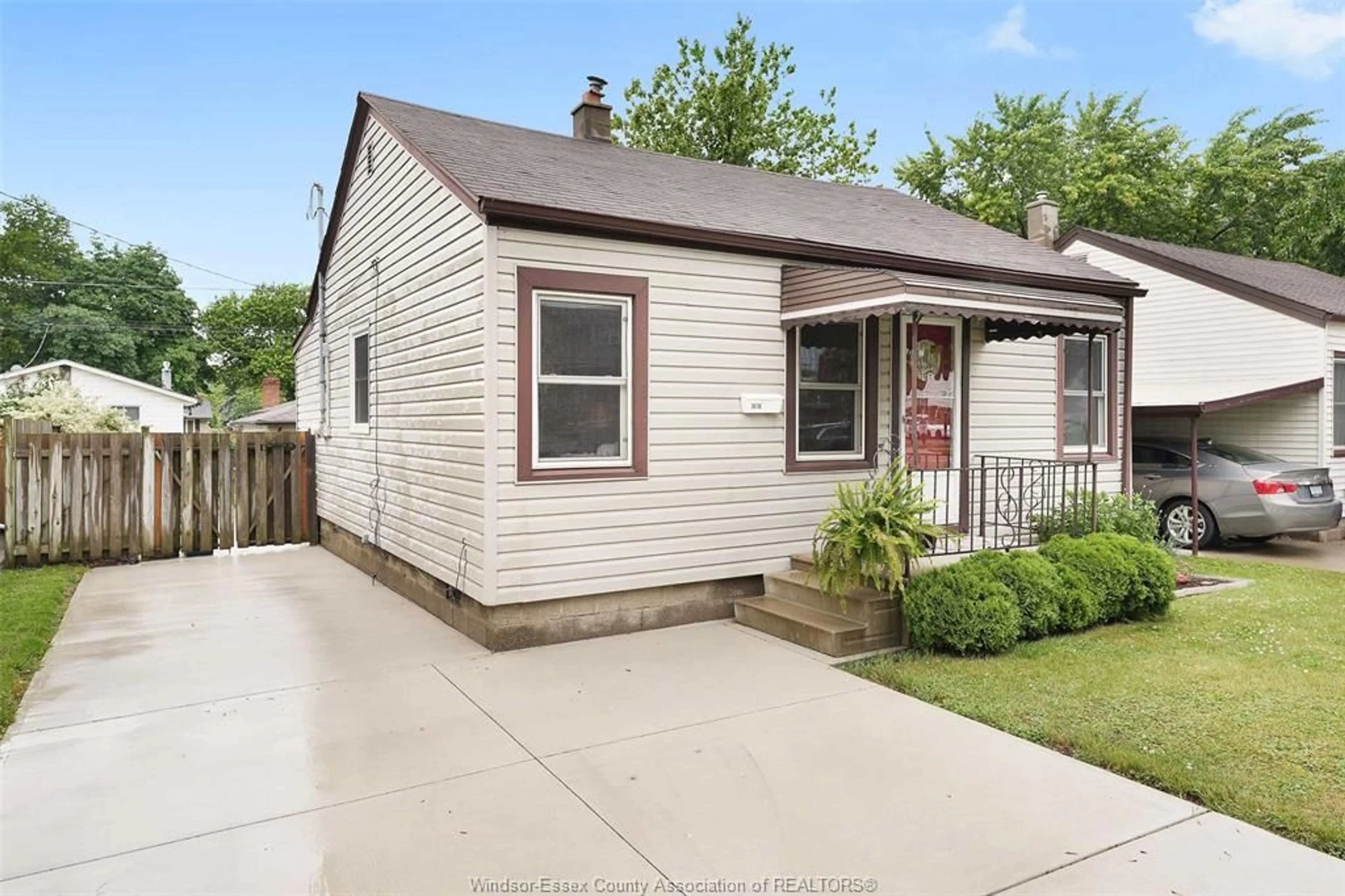 Home with vinyl exterior material, street for 3616 MATCHETTE Rd, Windsor Ontario N9C 1Z9