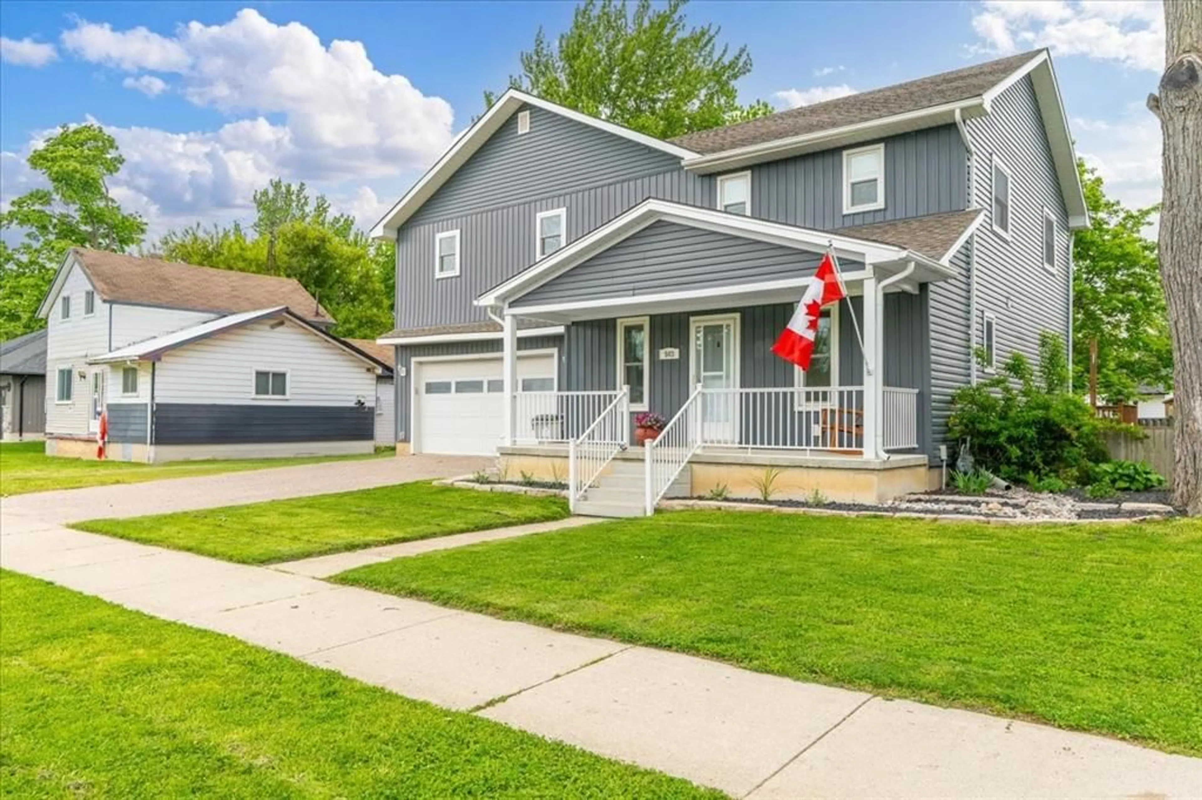 Home with vinyl exterior material, street for 583 ST.CLAIR St, Warwick-Watford Ontario N0M 2S0