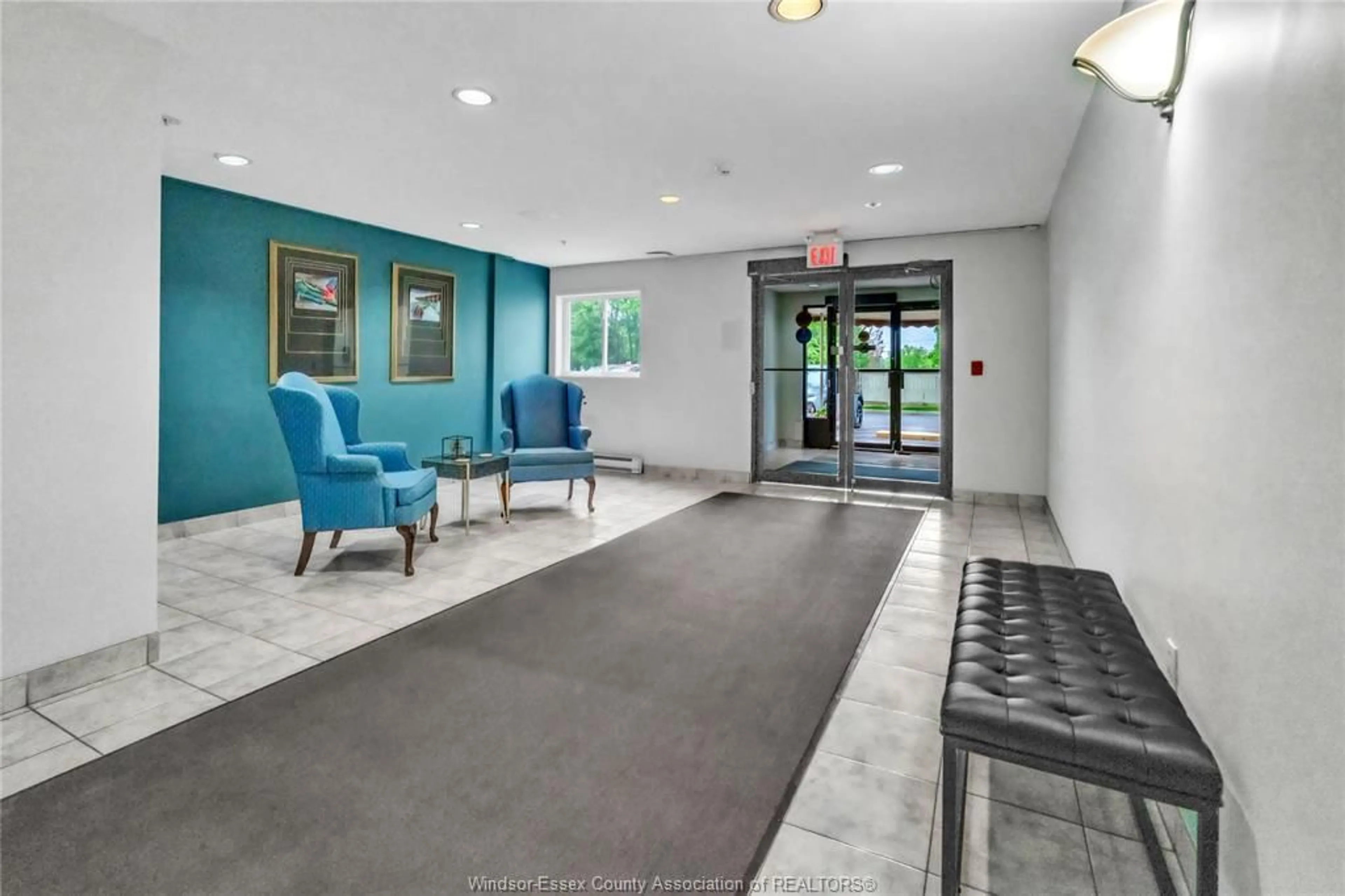 Indoor foyer for 40 ADAMS Lane #210, LaSalle Ontario N9J 3R4